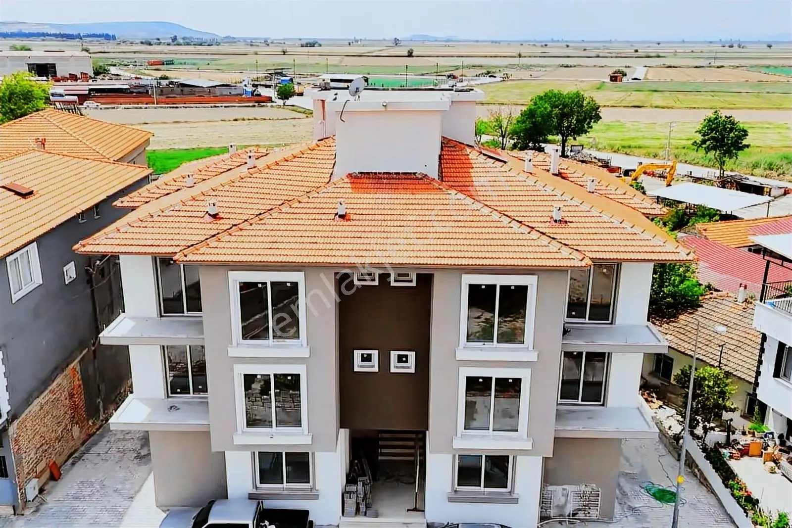 Foça Gerenköy' De Satılık Geniş 1+1 Daire — fotoğraf 3