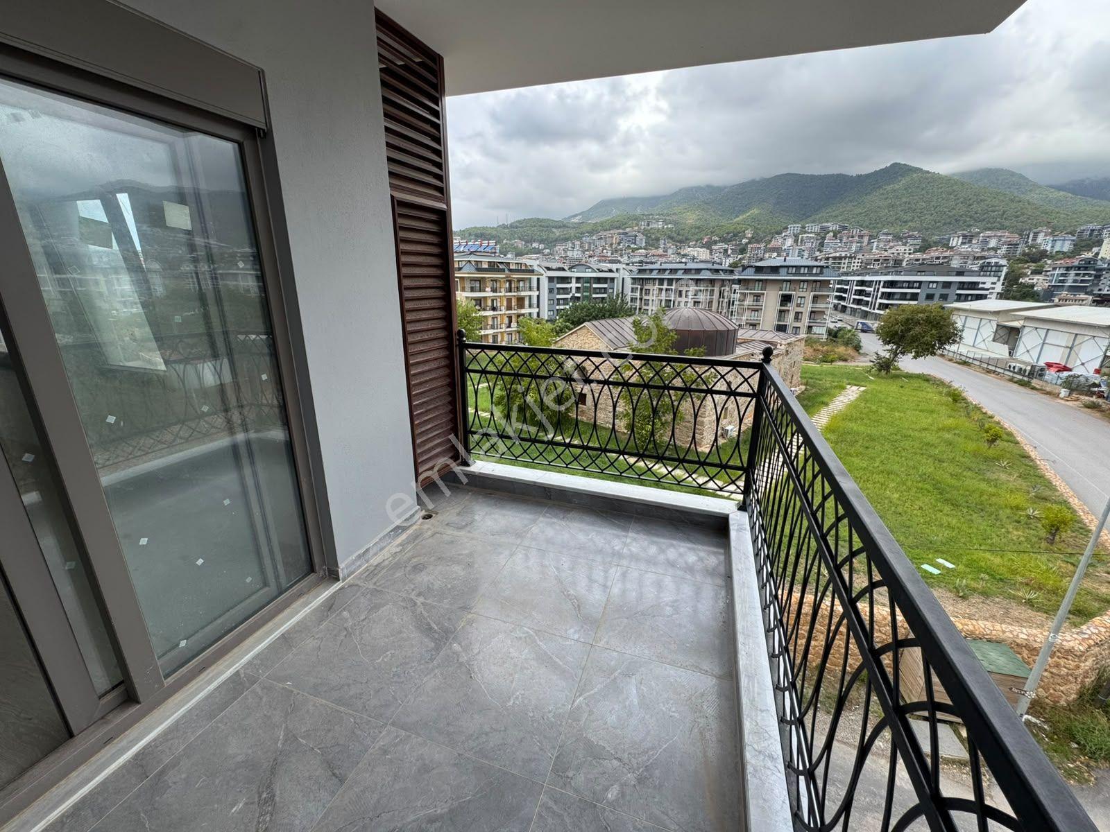 Alanya Oba Çarşamba'da Satılık 3+1 Ayrı Mutfak Sıfır Dublex Daire — fotoğraf 7