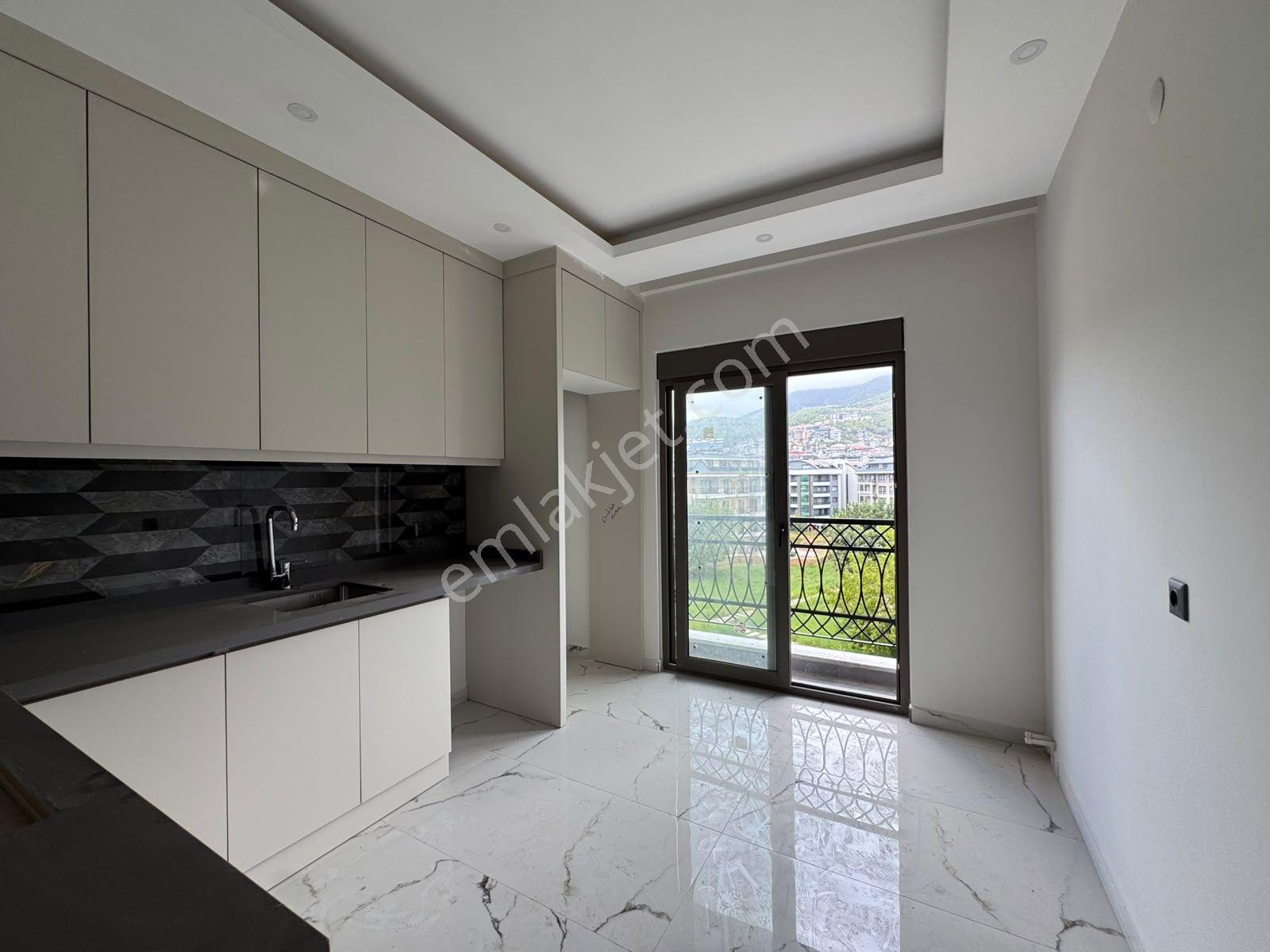 Alanya Oba Çarşamba'da Satılık 3+1 Ayrı Mutfak Sıfır Dublex Daire — fotoğraf 12