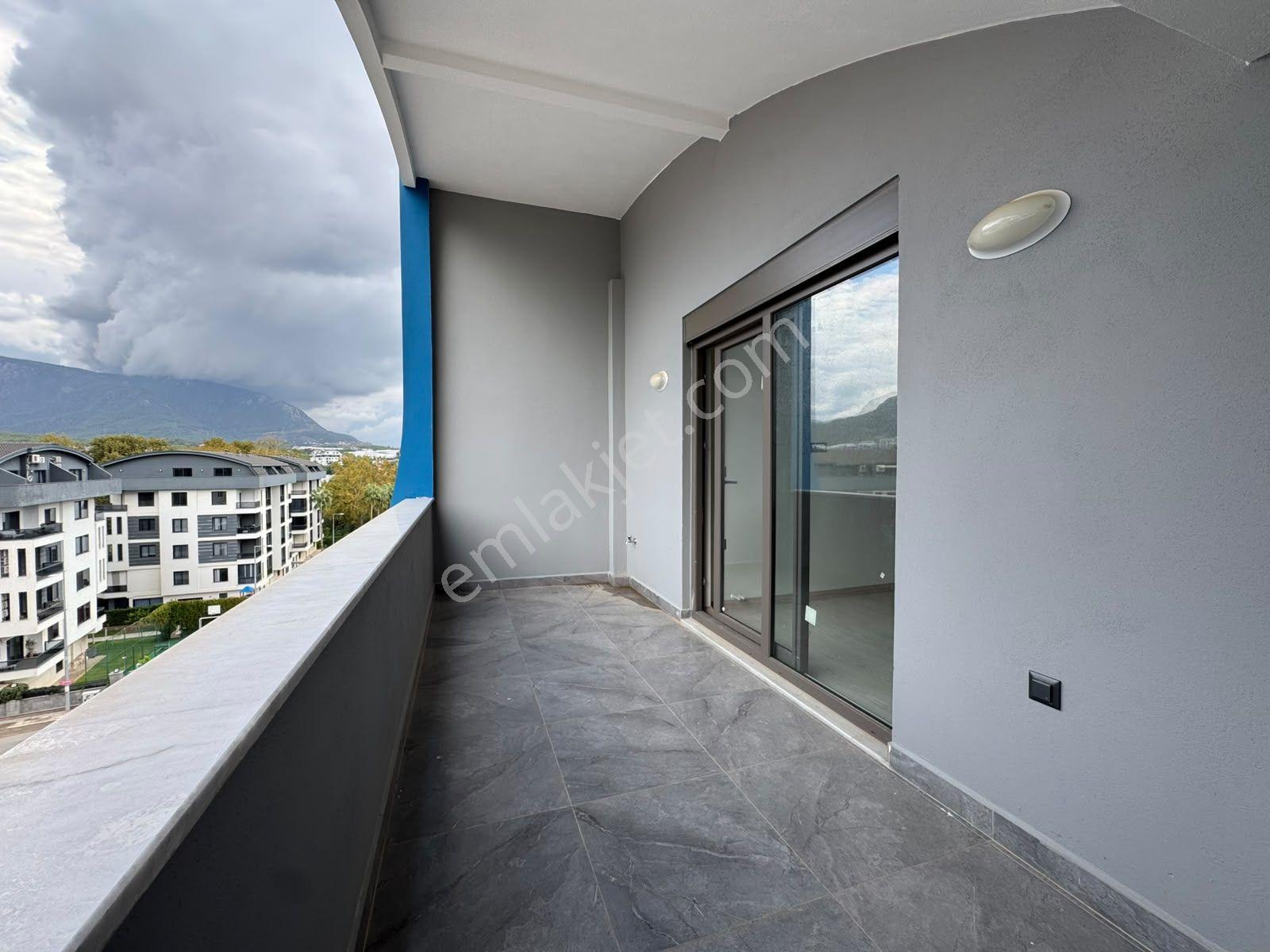 Alanya Oba Çarşamba'da Satılık 3+1 Ayrı Mutfak Sıfır Dublex Daire — fotoğraf 22