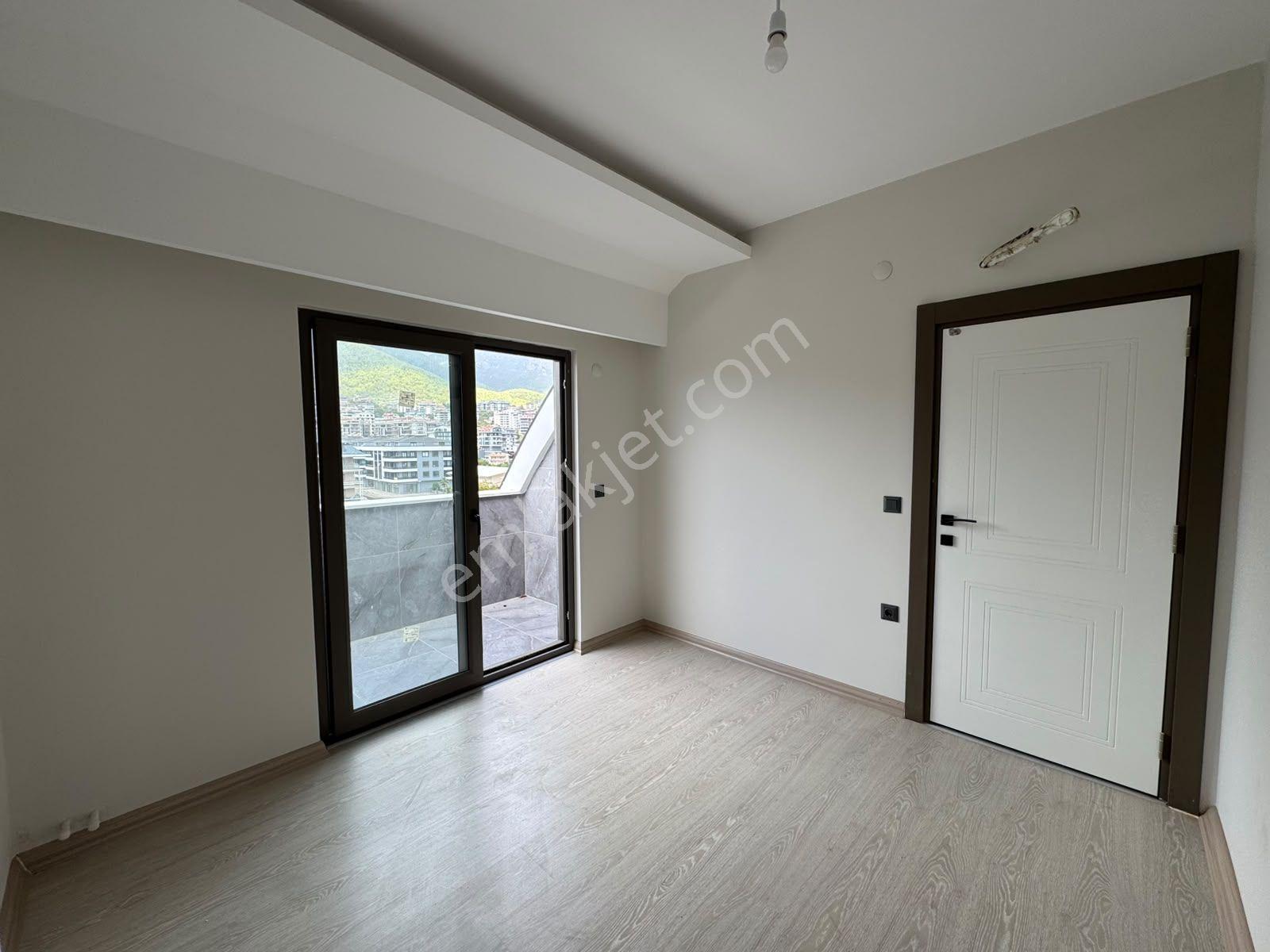 Alanya Oba Çarşamba'da Satılık 3+1 Ayrı Mutfak Sıfır Dublex Daire — fotoğraf 35