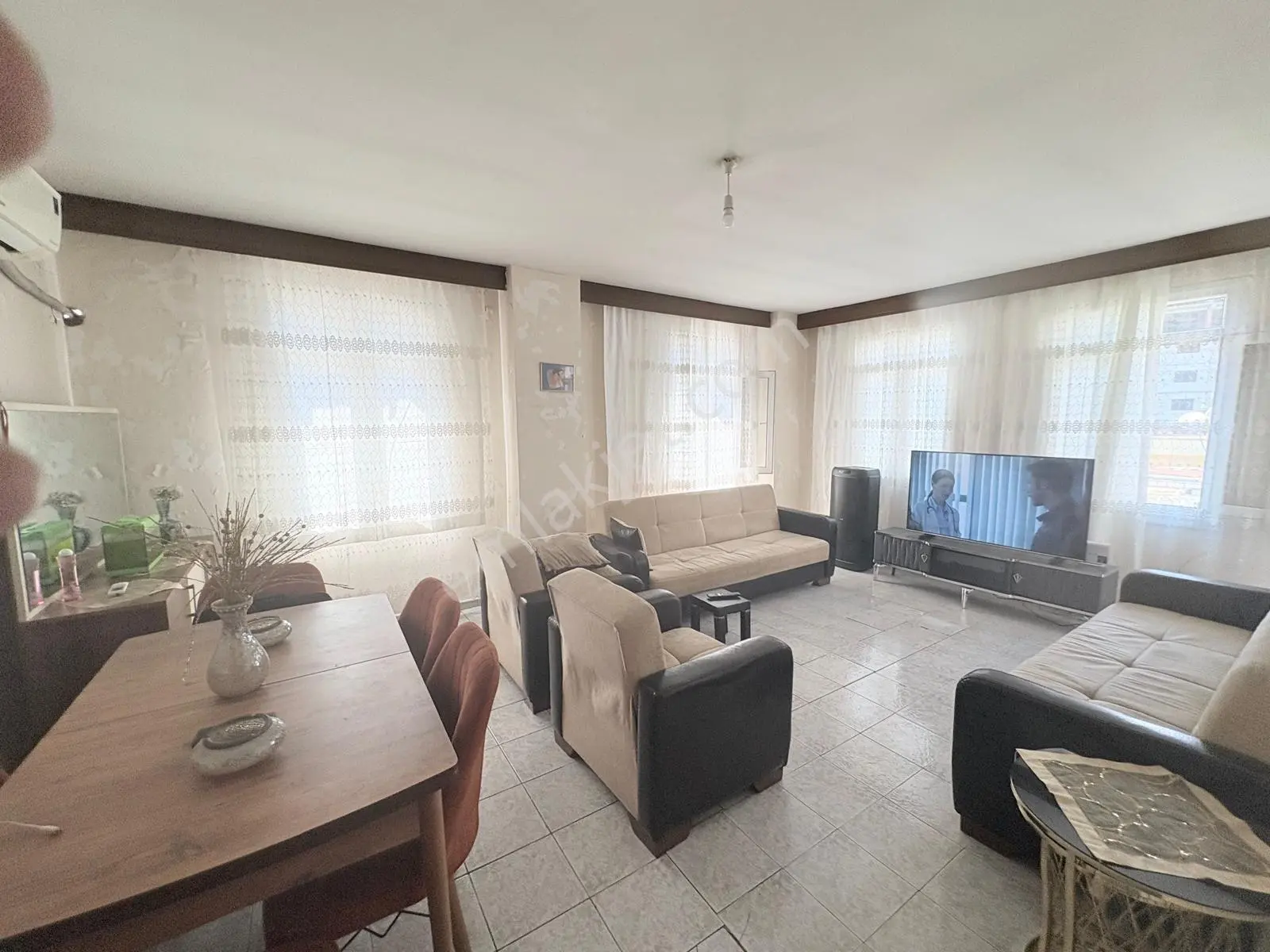 Prestij'Den Kiremithanede Geniş Oturumlu Temiz 3+1 Daire
