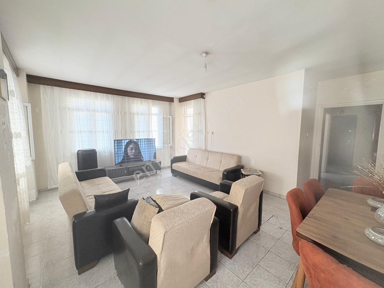 Prestij'den Kiremithanede Geniş Oturumlu Temiz 3+1 Daire — fotoğraf 6