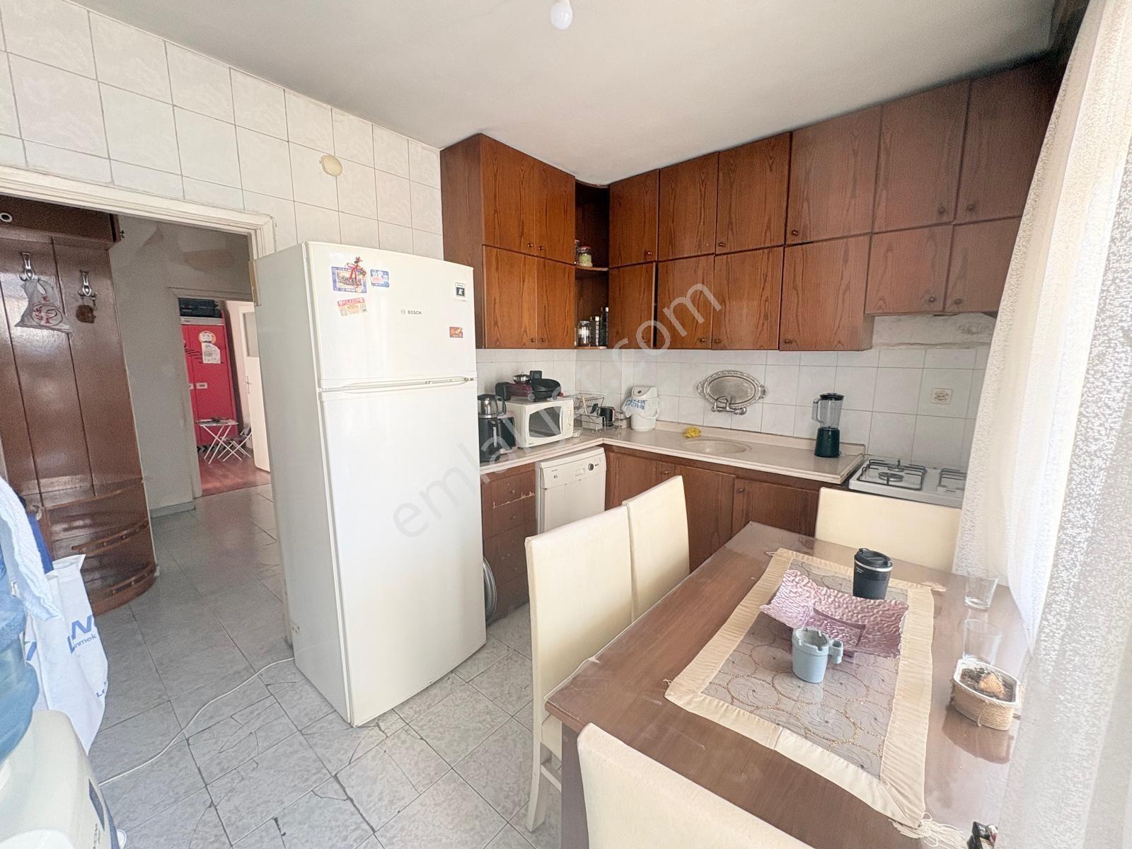 Prestij'den Kiremithanede Geniş Oturumlu Temiz 3+1 Daire — fotoğraf 7