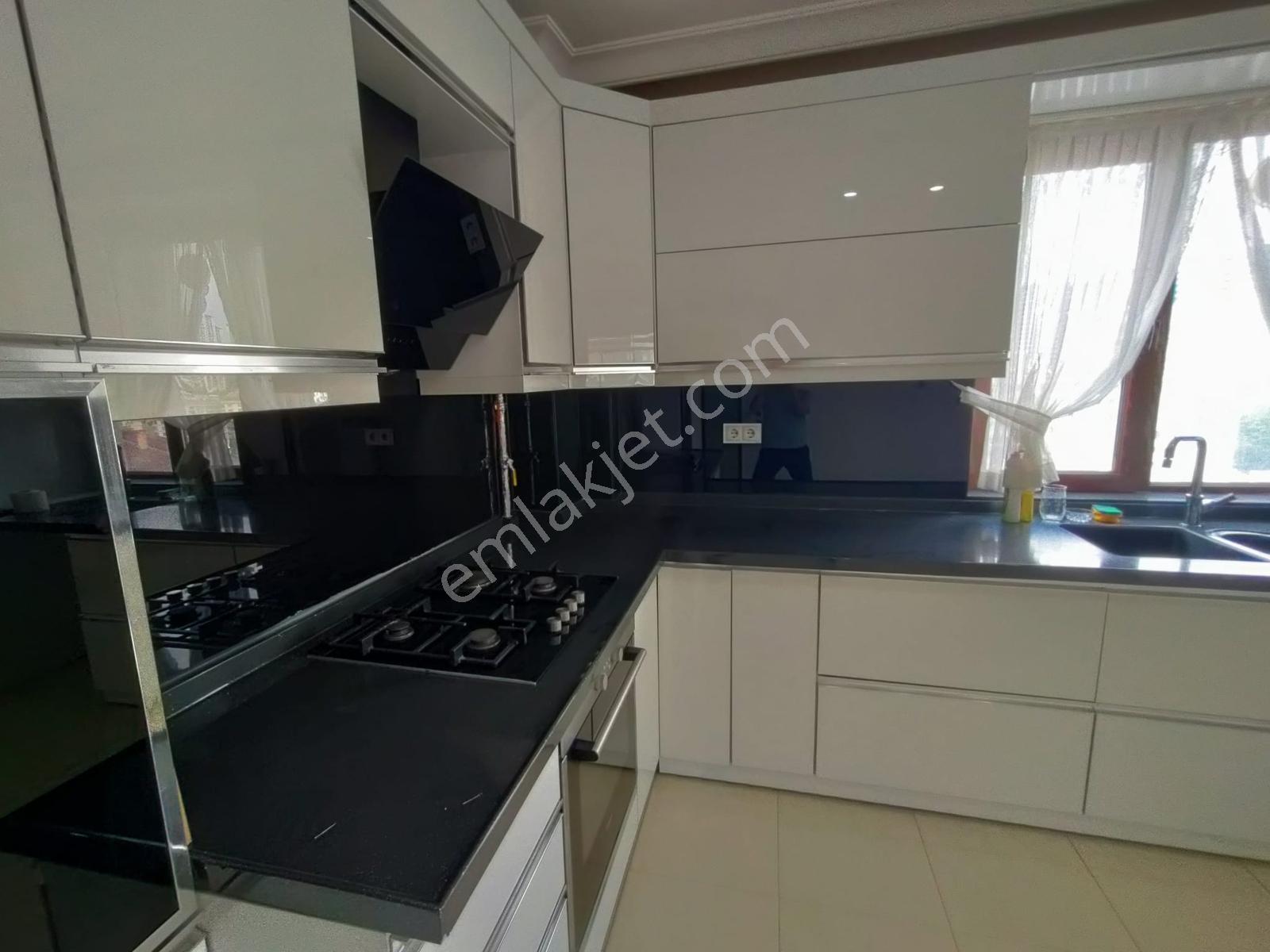 Ful Yapılı Manzaralı Cadde Kenarı Satılık 4+1 Daire — fotoğraf 5