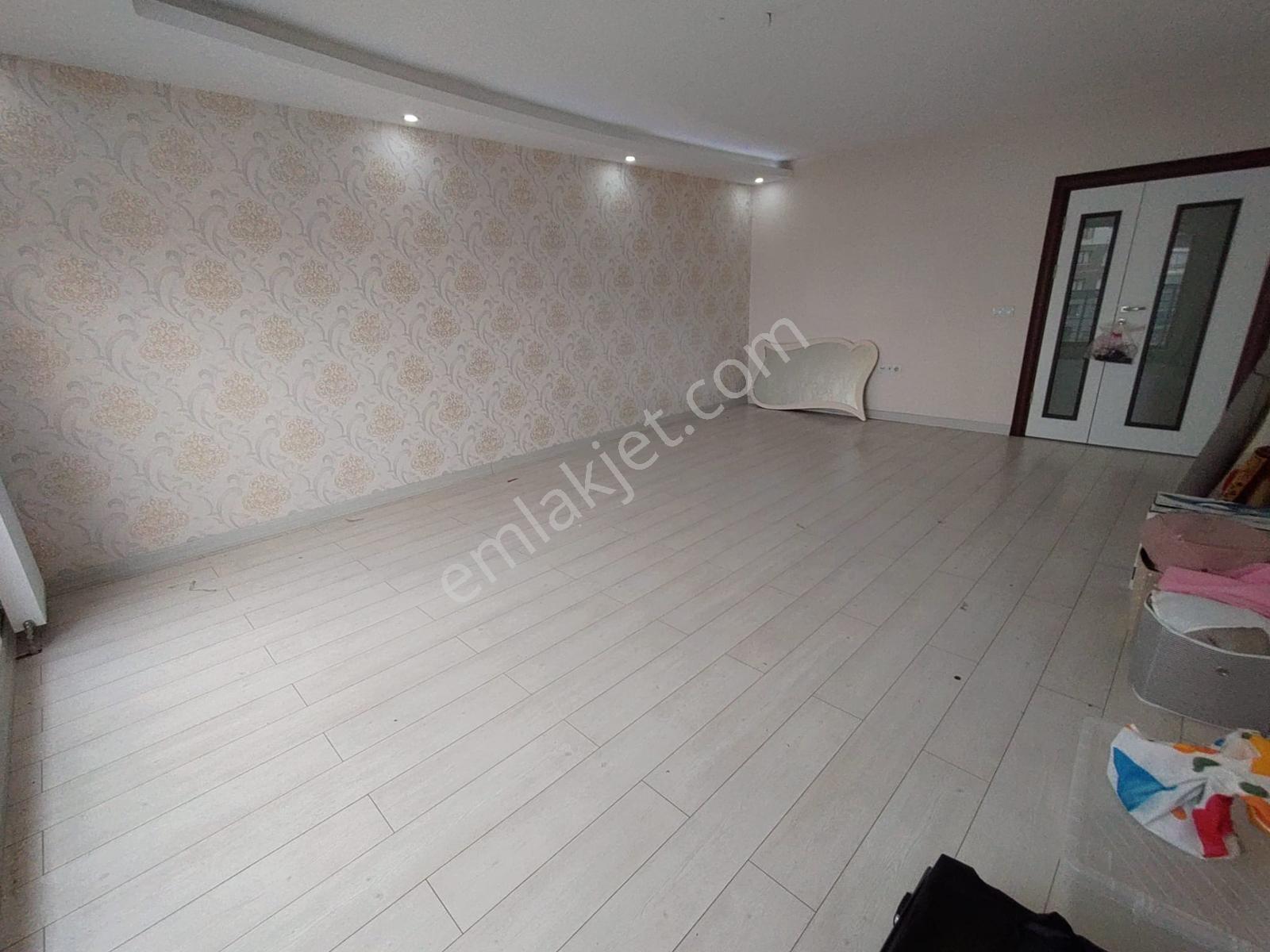 Ful Yapılı Manzaralı Cadde Kenarı Satılık 4+1 Daire — fotoğraf 7