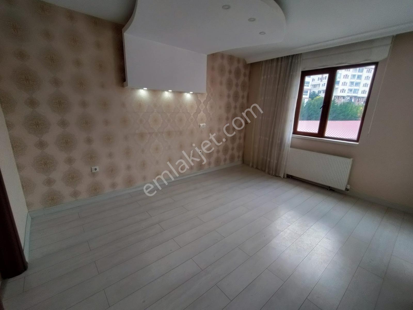 Ful Yapılı Manzaralı Cadde Kenarı Satılık 4+1 Daire — fotoğraf 9