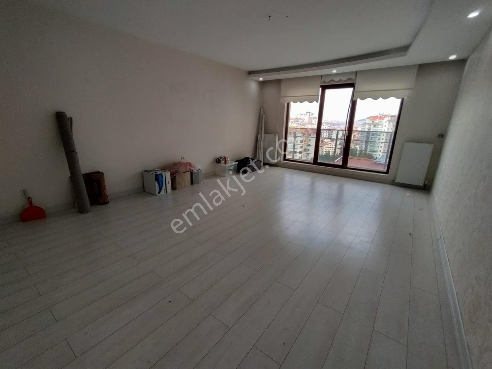 Ful Yapılı Manzaralı Cadde Kenarı Satılık 4+1 Daire — fotoğraf 10