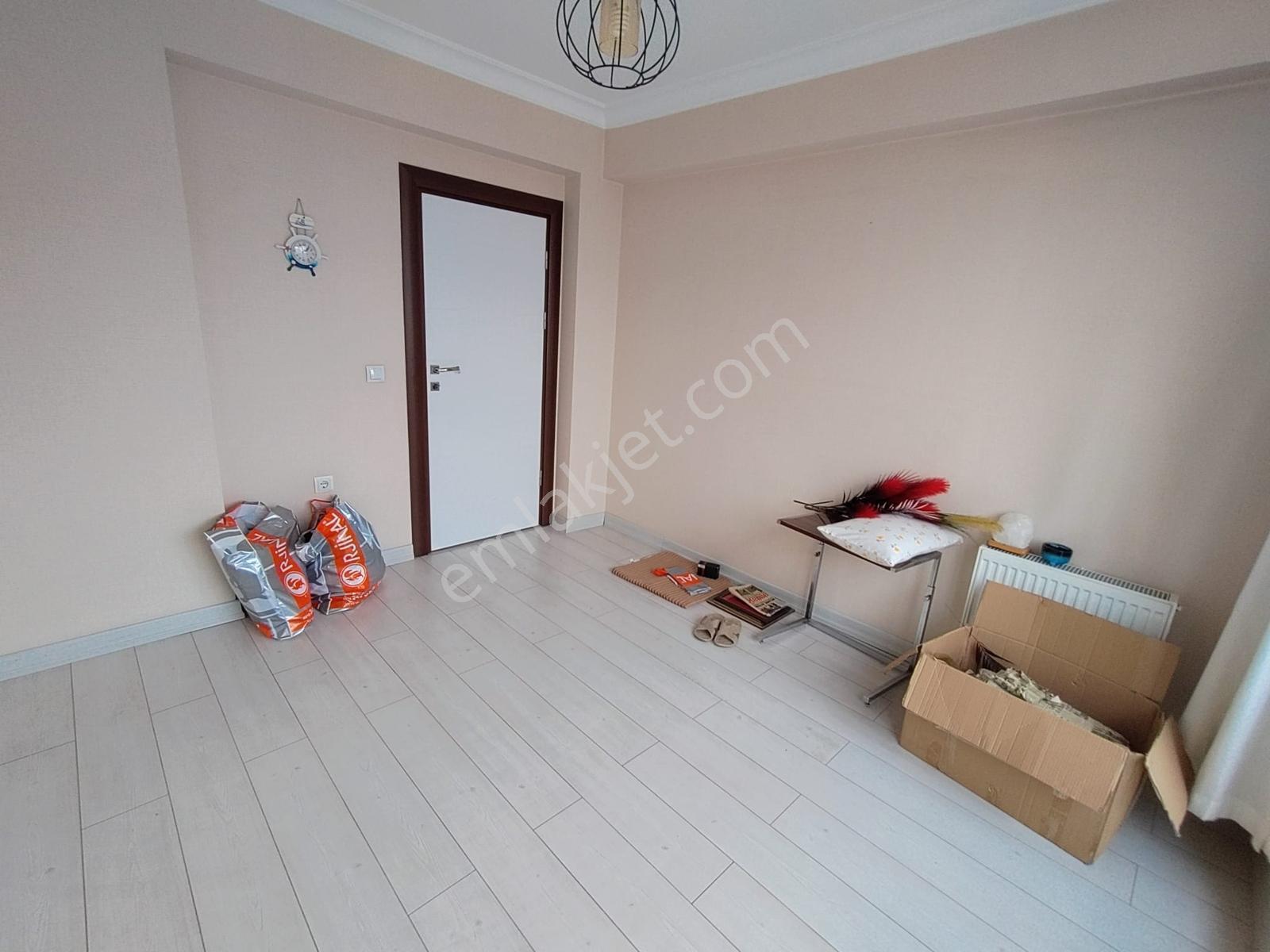 Ful Yapılı Manzaralı Cadde Kenarı Satılık 4+1 Daire — fotoğraf 12