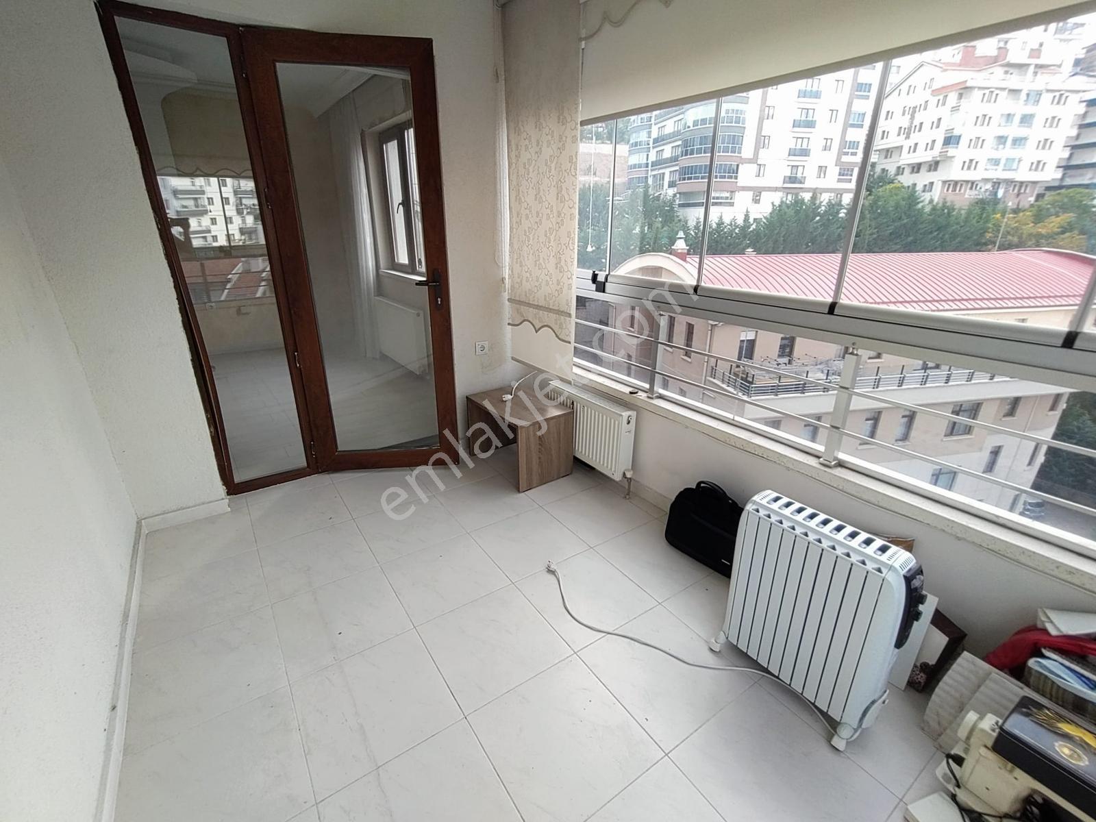 Ful Yapılı Manzaralı Cadde Kenarı Satılık 4+1 Daire — fotoğraf 13