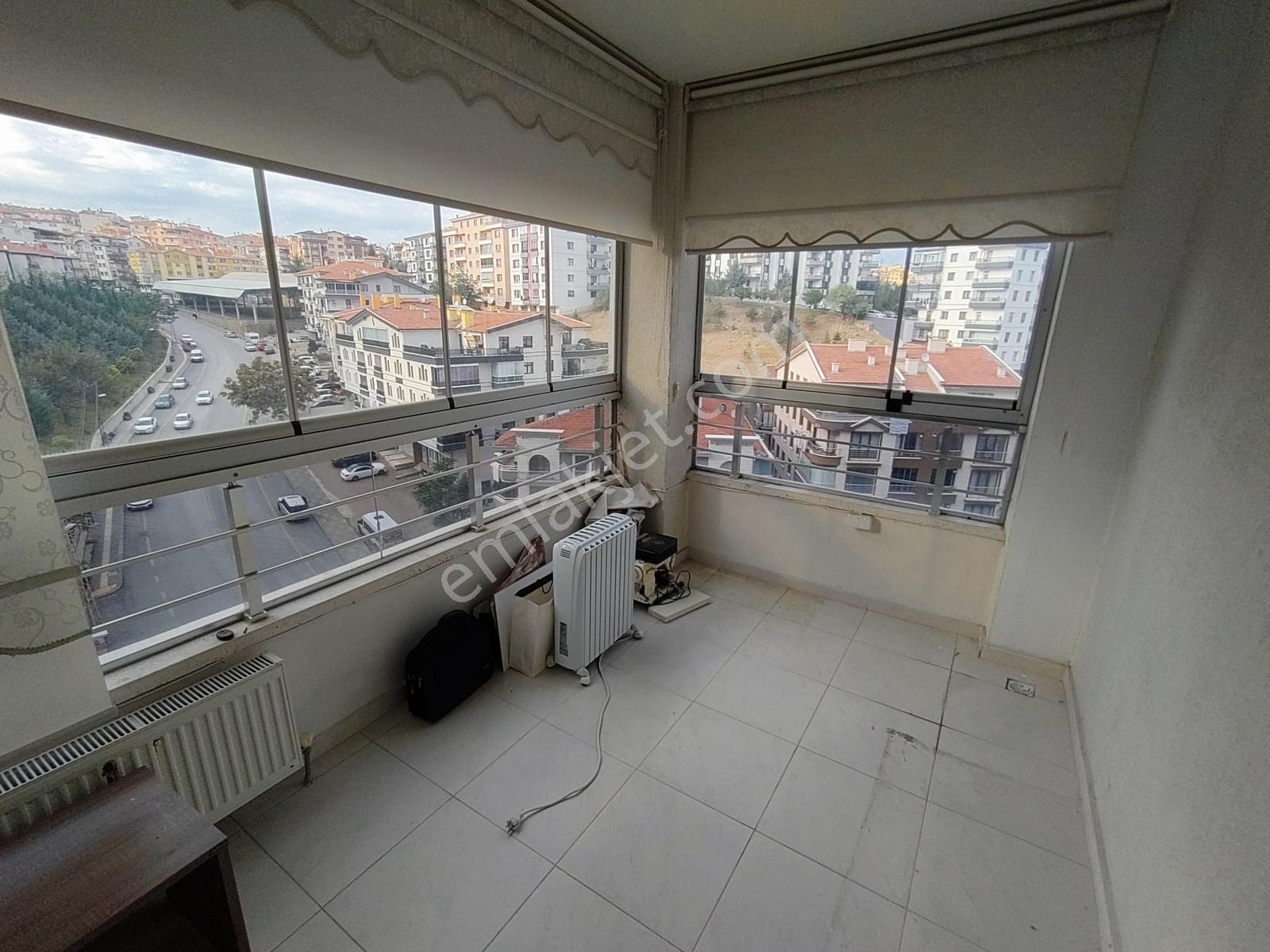 Ful Yapılı Manzaralı Cadde Kenarı Satılık 4+1 Daire — fotoğraf 14