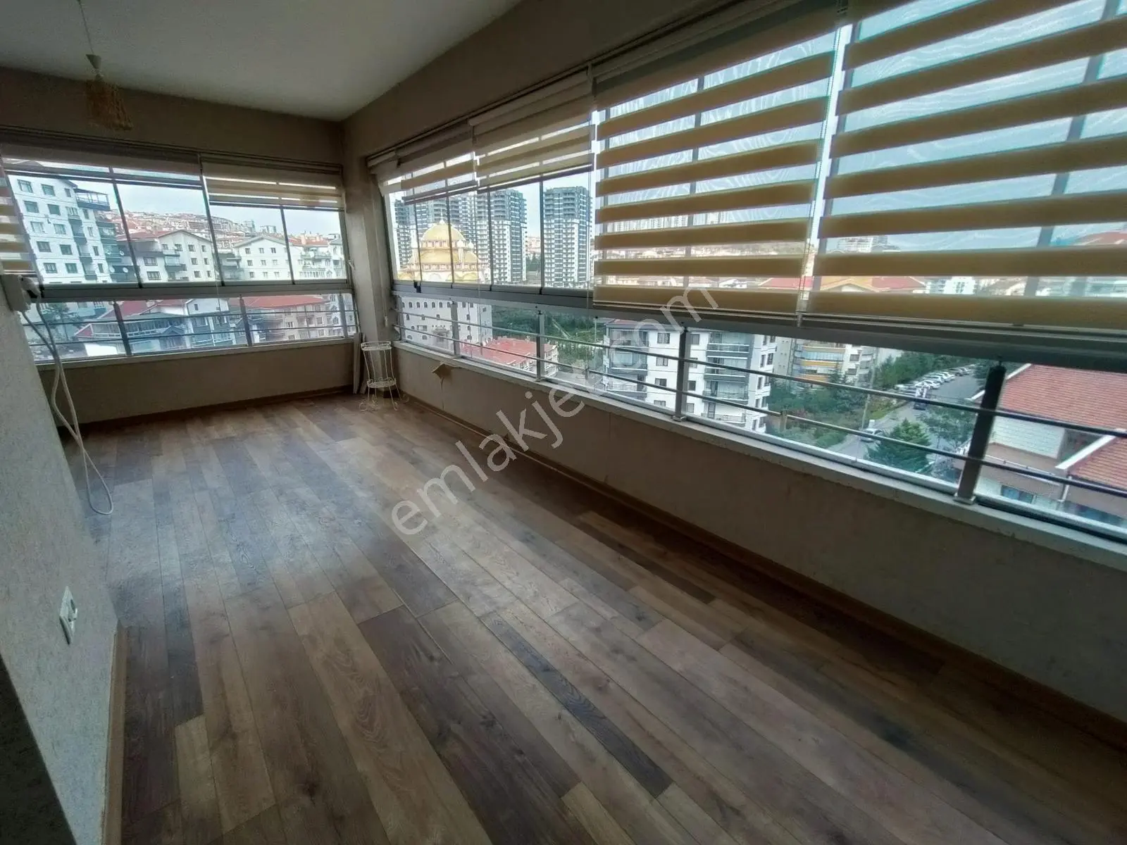 Ful Yapılı Manzaralı Cadde Kenarı Satılık 4+1 Daire — fotoğraf 15