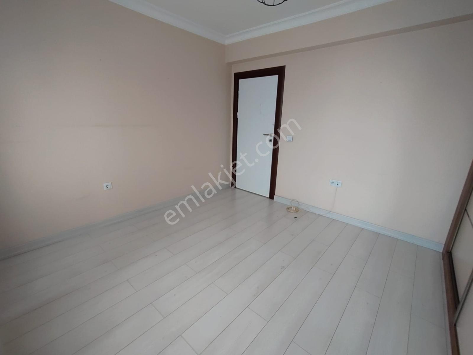 Ful Yapılı Manzaralı Cadde Kenarı Satılık 4+1 Daire — fotoğraf 16
