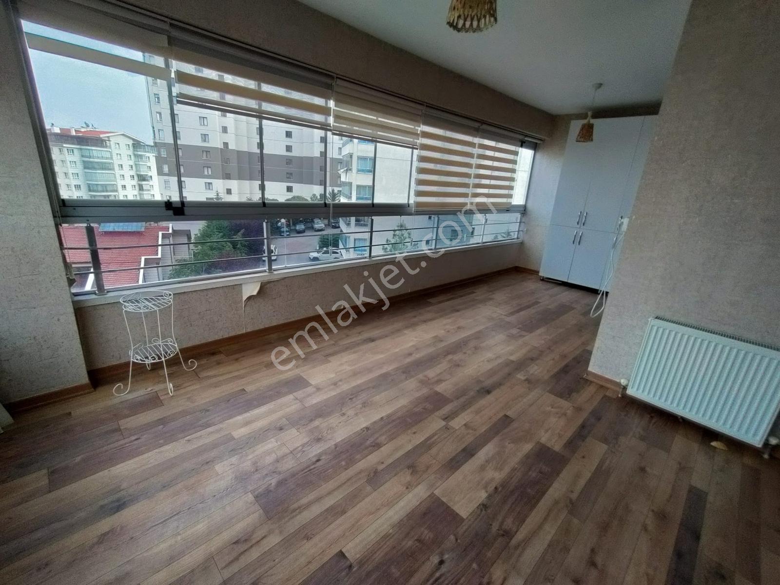Ful Yapılı Manzaralı Cadde Kenarı Satılık 4+1 Daire — fotoğraf 19