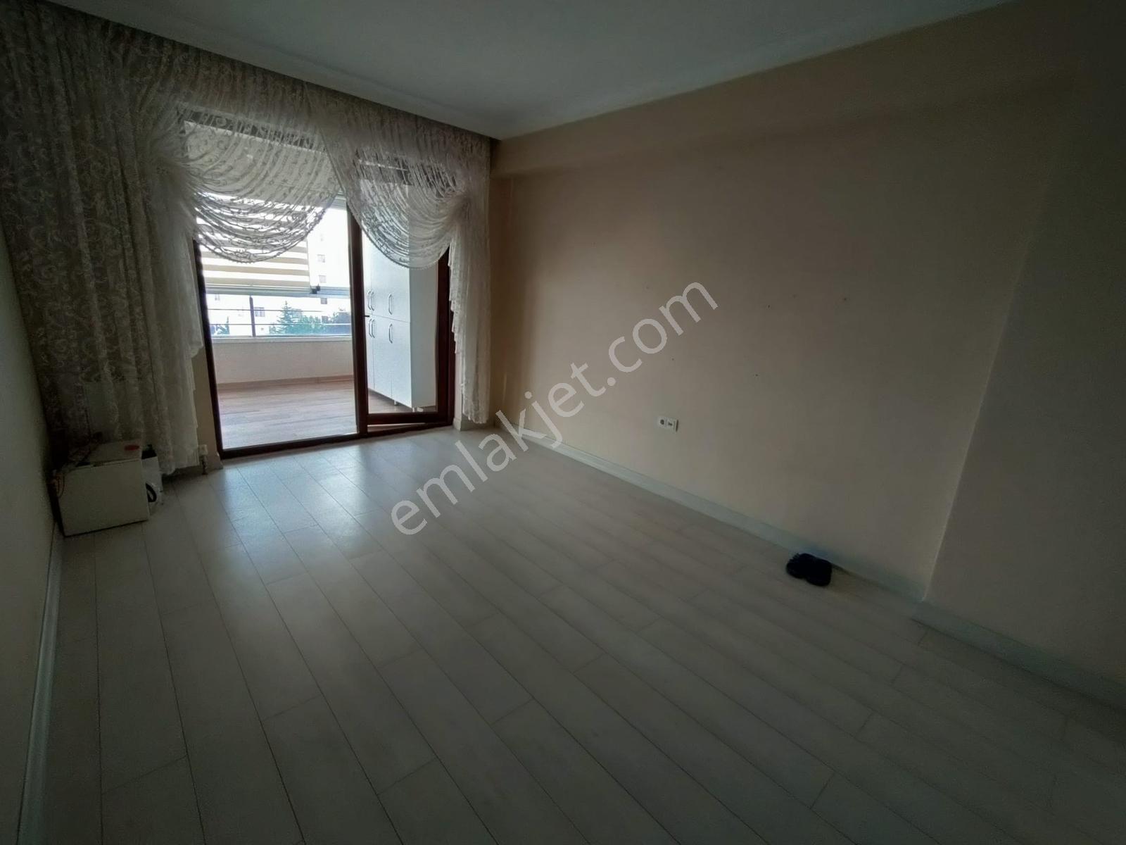 Ful Yapılı Manzaralı Cadde Kenarı Satılık 4+1 Daire — fotoğraf 20