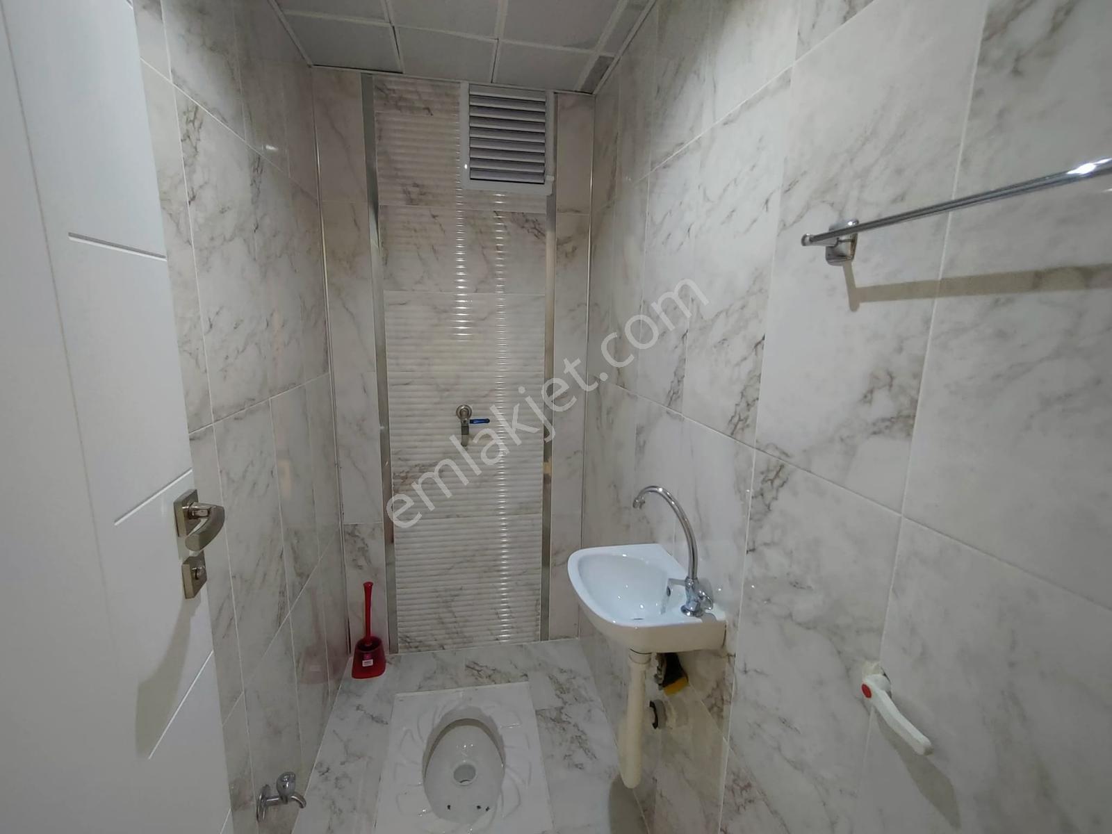 Ful Yapılı Manzaralı Cadde Kenarı Satılık 4+1 Daire — fotoğraf 30