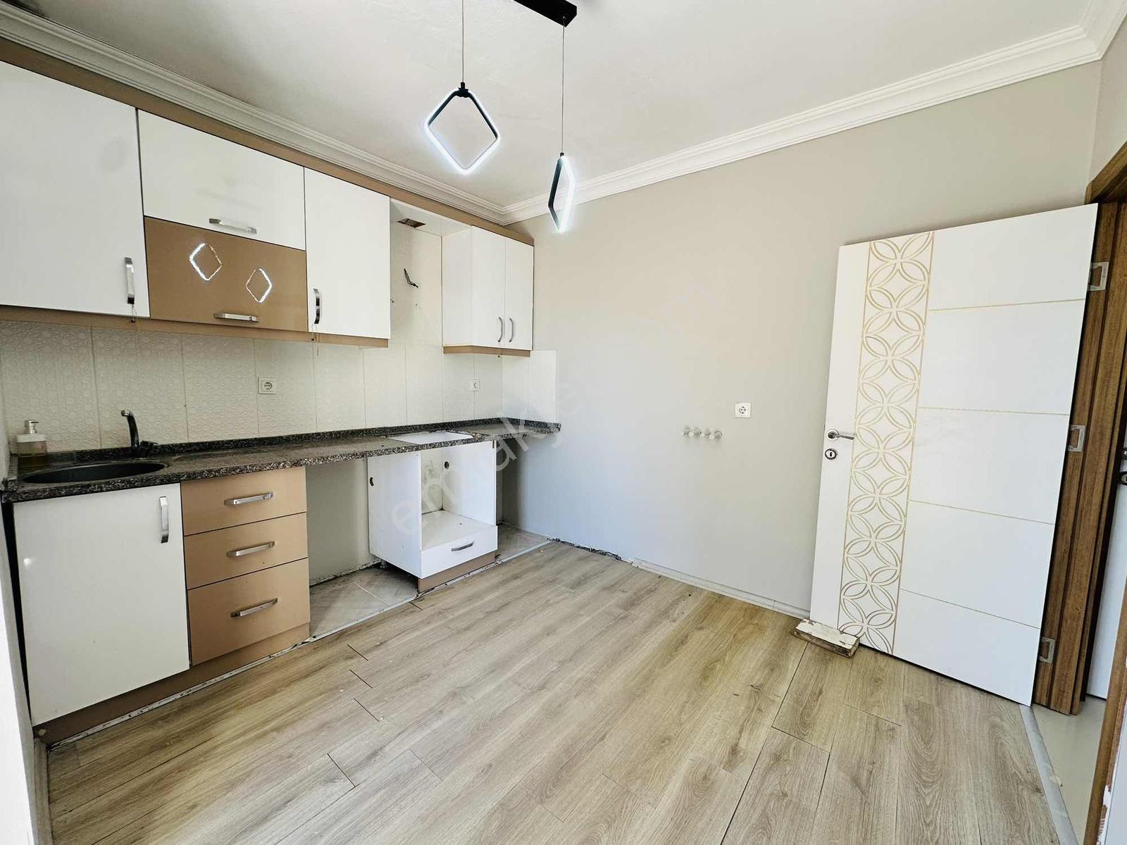 Özdoğan Emlaktan Ayanoğlun Da 2+1 90m2 Ebeveyn Banyolu Giriş Kat — fotoğraf 11