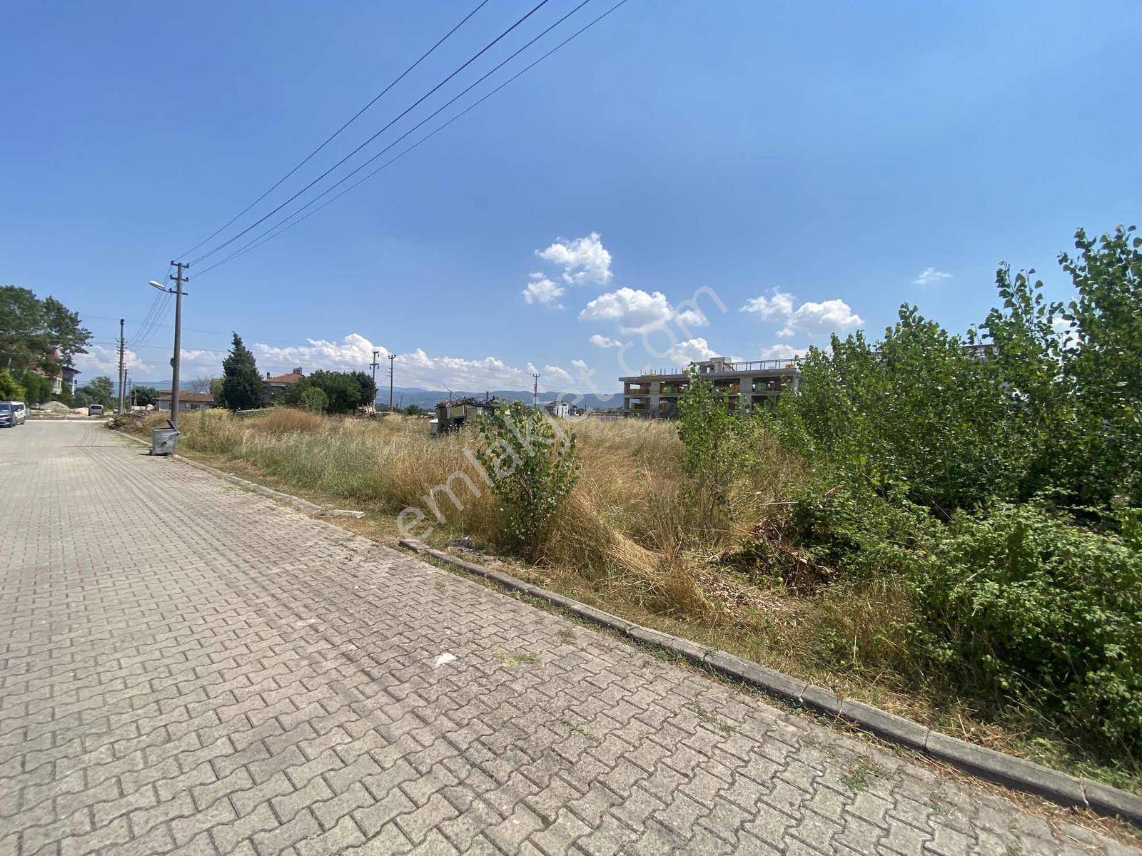 Narmanoğlu`ndan Cumhuriyet Mahallesinde 3 Kat İmarlı 476 M2 Arsa — fotoğraf 3