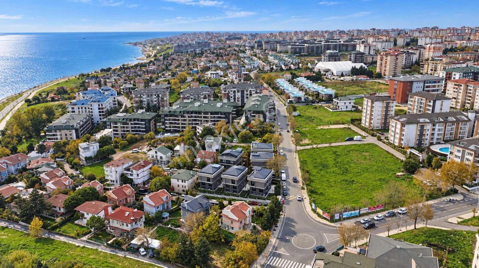 Remax'ten Büyükçekmece'de Müstakil Deniz Manzaralı 6+2 Villa — fotoğraf 3