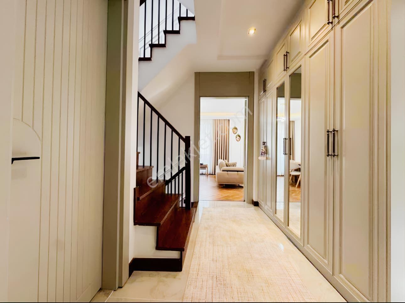 Remax'ten Büyükçekmece'de Müstakil Deniz Manzaralı 6+2 Villa — fotoğraf 8
