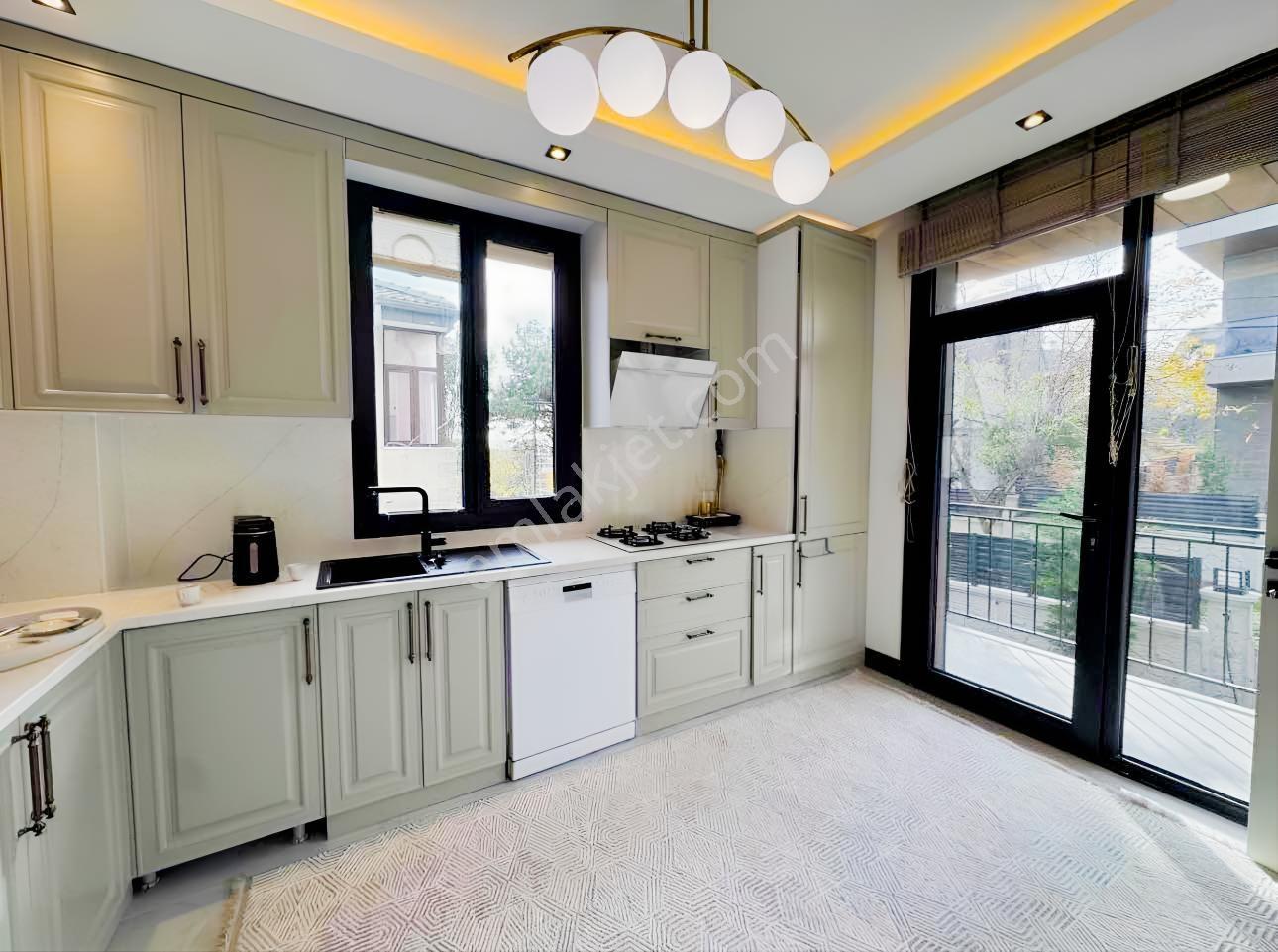 Remax'ten Büyükçekmece'de Müstakil Deniz Manzaralı 6+2 Villa — fotoğraf 11