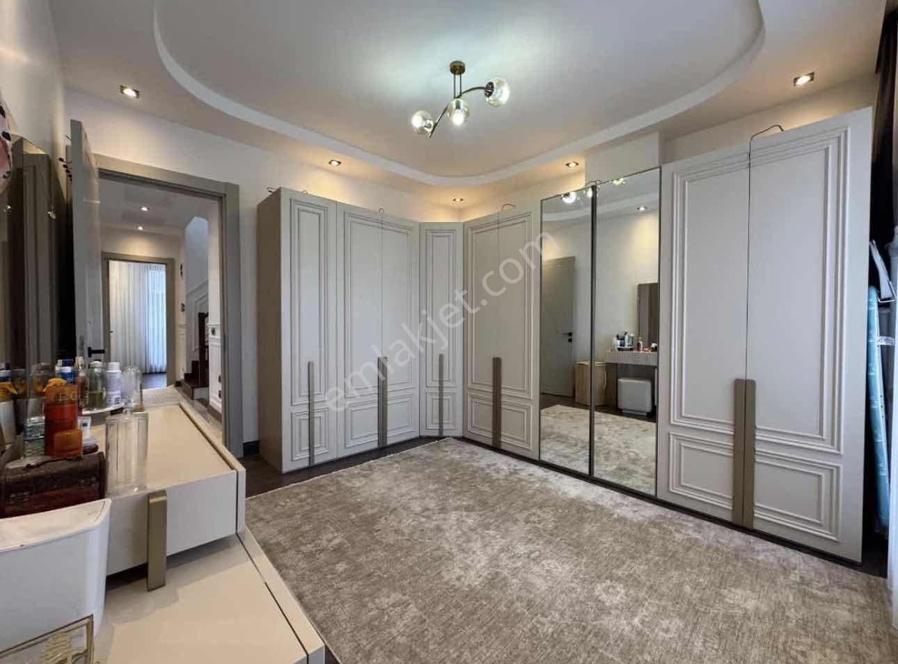 Remax'ten Büyükçekmece'de Müstakil Deniz Manzaralı 6+2 Villa — fotoğraf 16