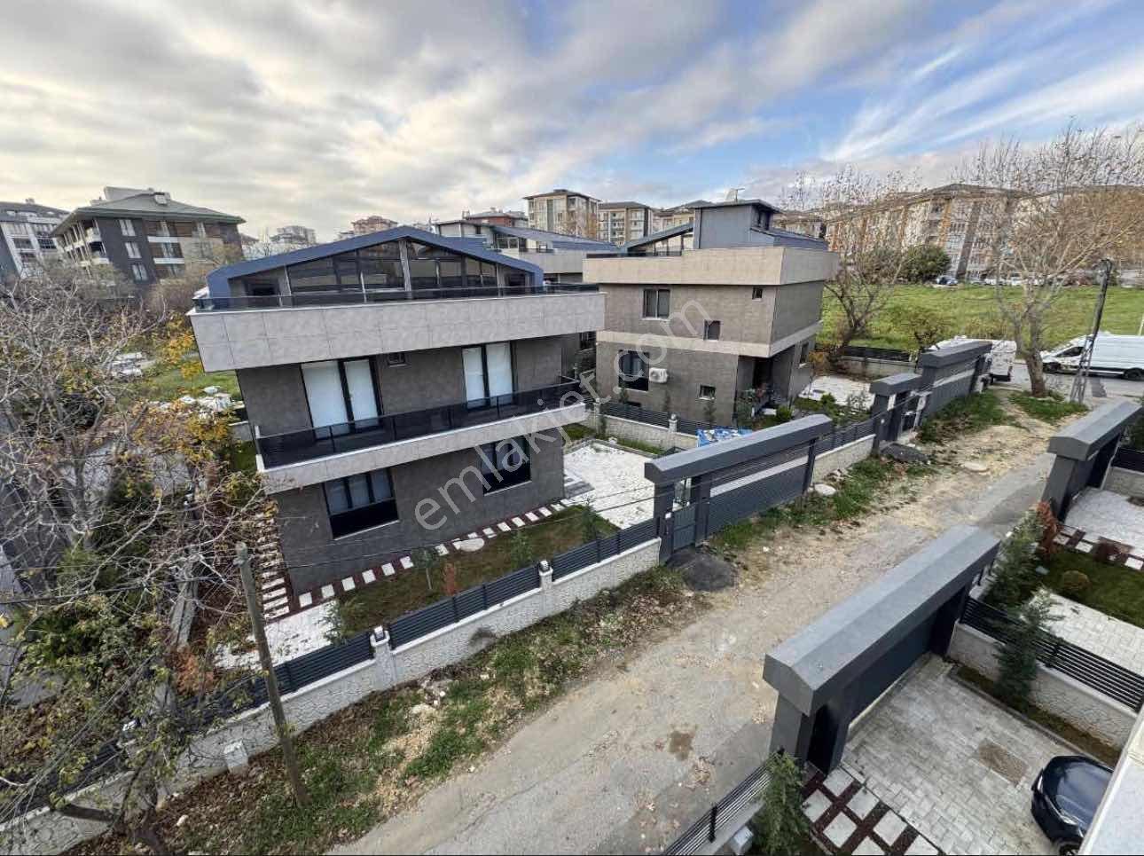 Remax'ten Büyükçekmece'de Müstakil Deniz Manzaralı 6+2 Villa — fotoğraf 27