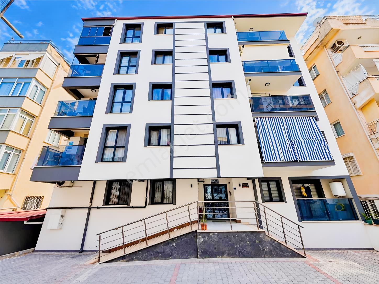 !!! Kuşadası'Nda Satılık 2+1 Doğalgazlı Daire Yeni Bina !!!