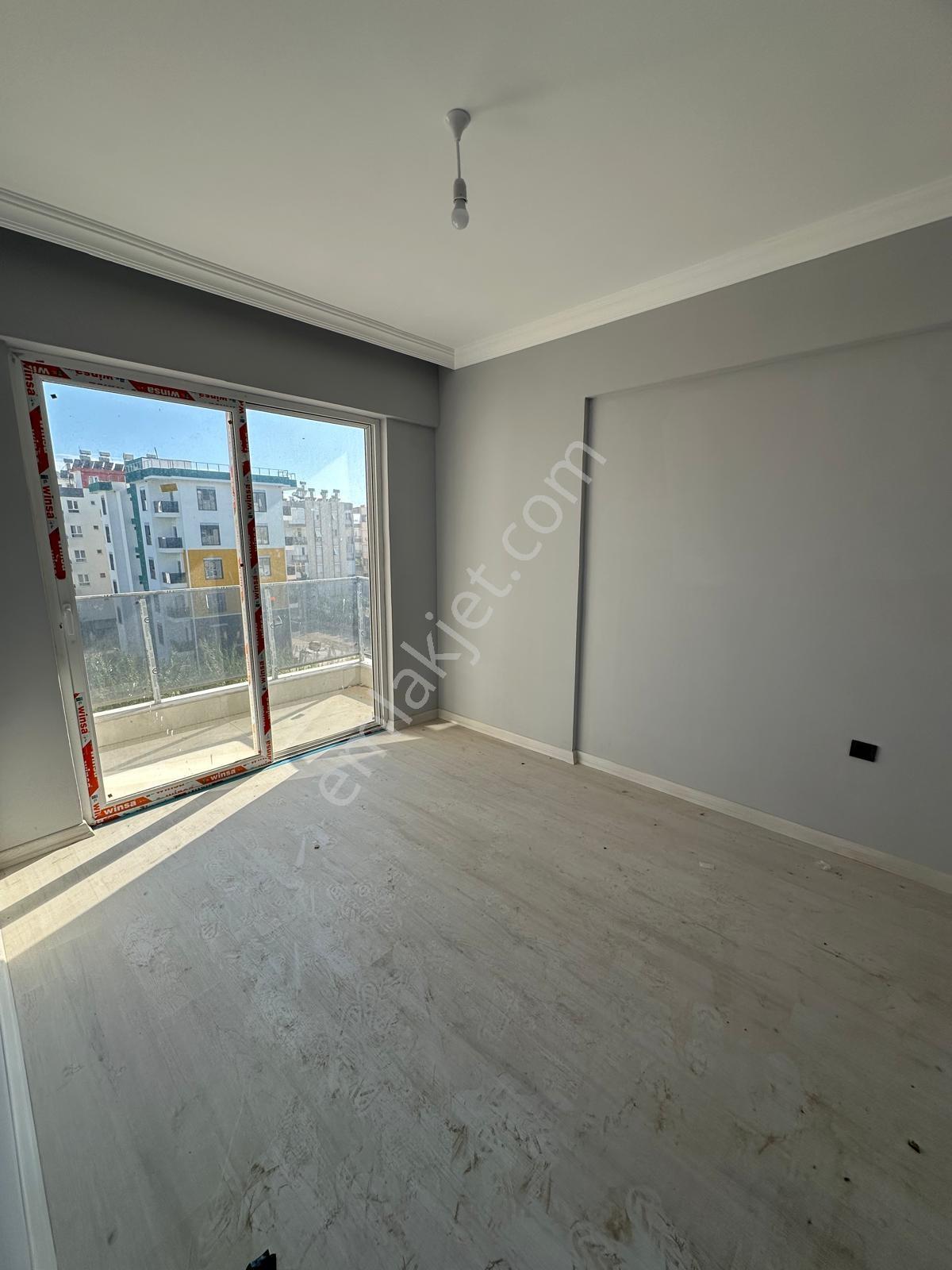 Gökhan Gökdemir'den Site İçerisinde Havuzlu Satılık 2+1 Daire — fotoğraf 18