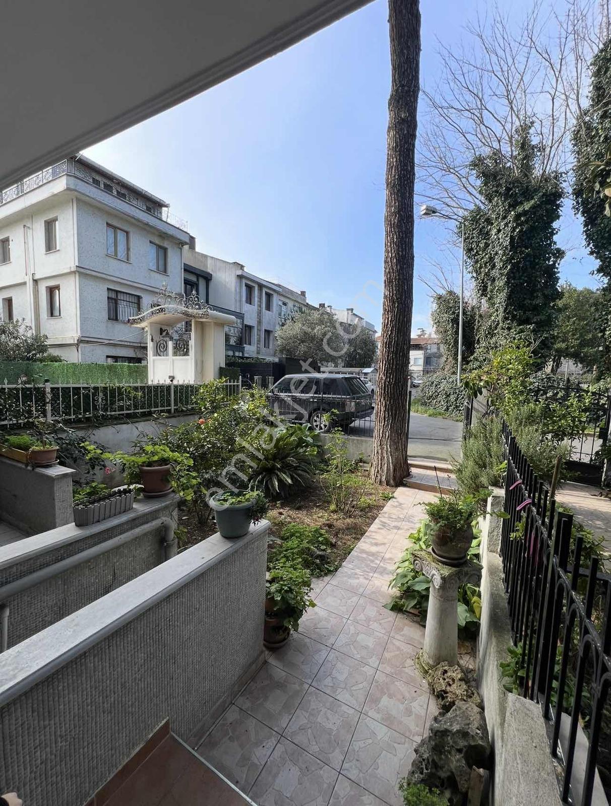 Florya Basınköy'de Satılık Ormana Açılan Bahçeli Villa — fotoğraf 4