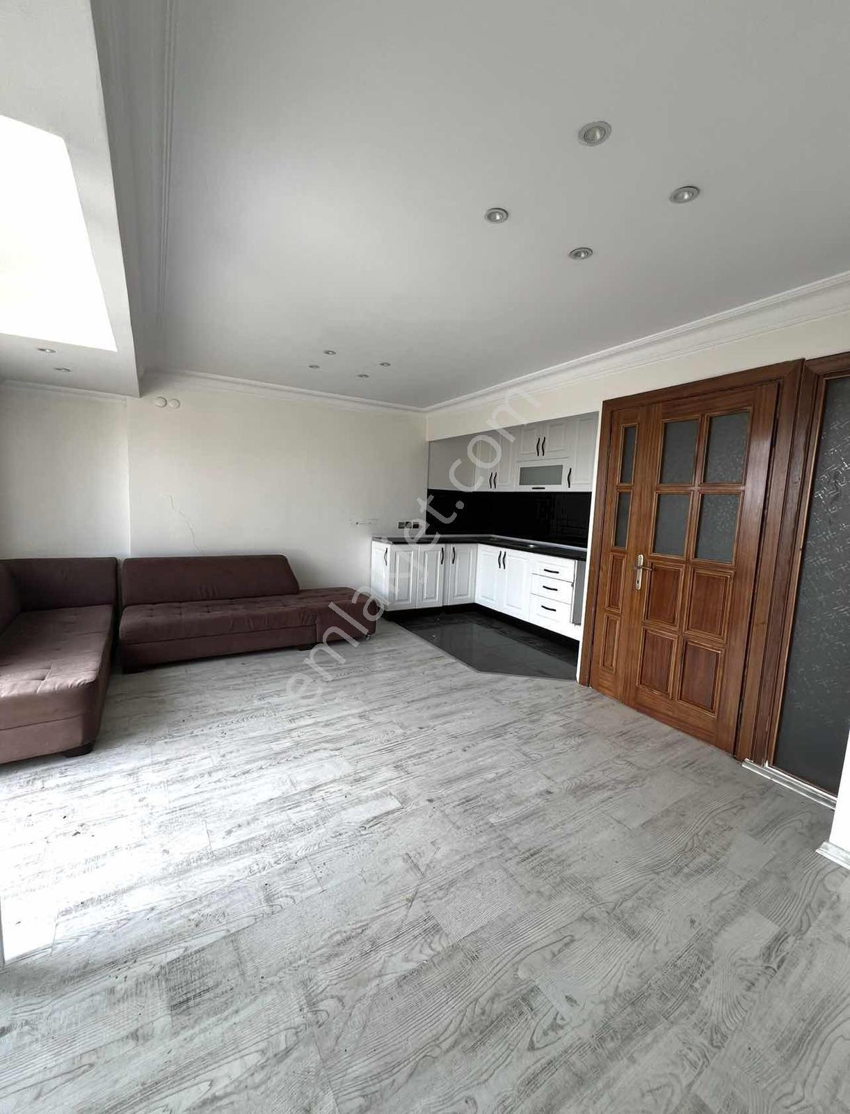 Florya Basınköy'de Satılık Ormana Açılan Bahçeli Villa — fotoğraf 6