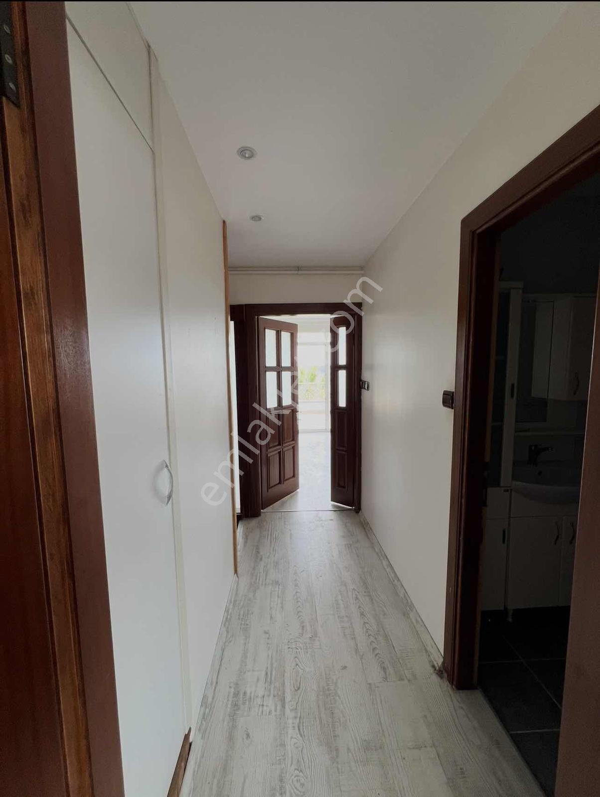 Florya Basınköy'de Satılık Ormana Açılan Bahçeli Villa — fotoğraf 9
