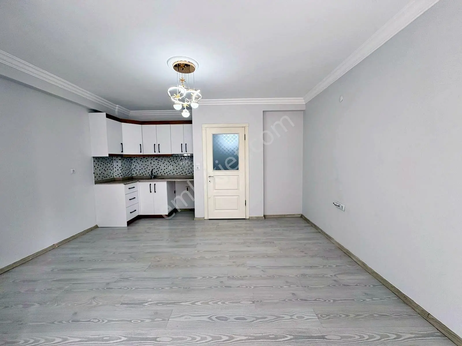 ⫸best Emlaktan⫷akçay'da Kaçmaz Fırsat Ön Cephe Mütakil Tadında 2+1 Geniş Kullanımlı Daire — fotoğraf 2