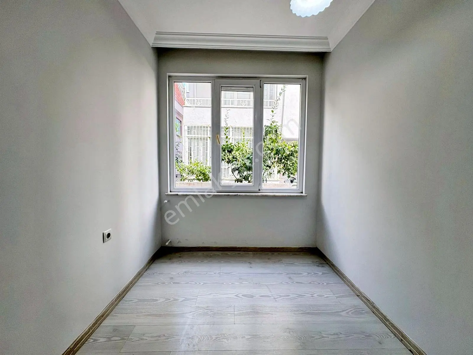 ⫸best Emlaktan⫷akçay'da Kaçmaz Fırsat Ön Cephe Mütakil Tadında 2+1 Geniş Kullanımlı Daire — fotoğraf 4