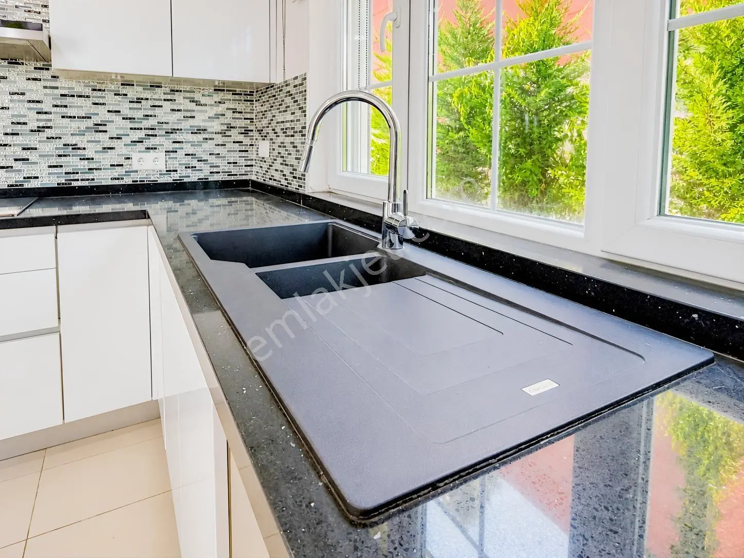Beytepe Sitede Satılık 4+1 Bahçeli Villa Otoparklı Ebeveyn Banyo — fotoğraf 12