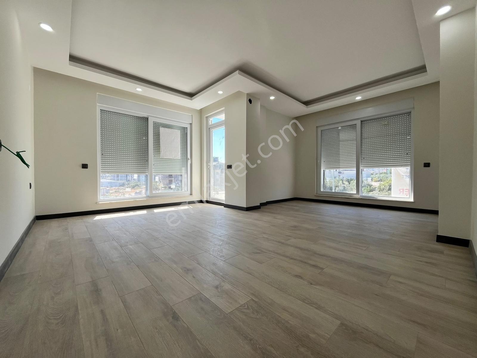 Tramvayın Yakını Mükemmel Konumda Lüx 2+1 Daire! — fotoğraf 2