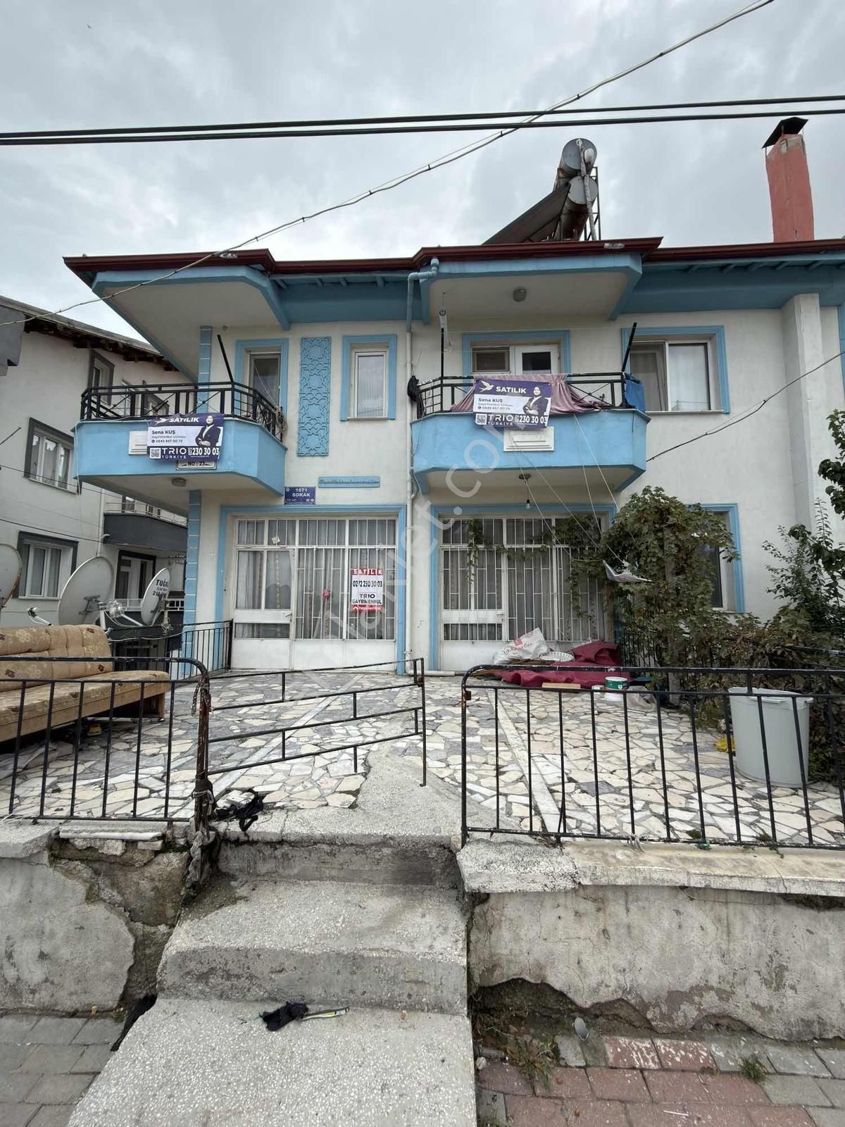 *Trio Gayrimenkulden Karşıyakada Komple Satılık Bina*