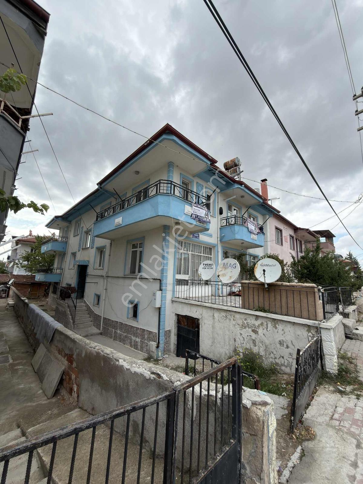 *trio Gayrimenkulden Karşıyakada Komple Satılık Bina* — fotoğraf 4