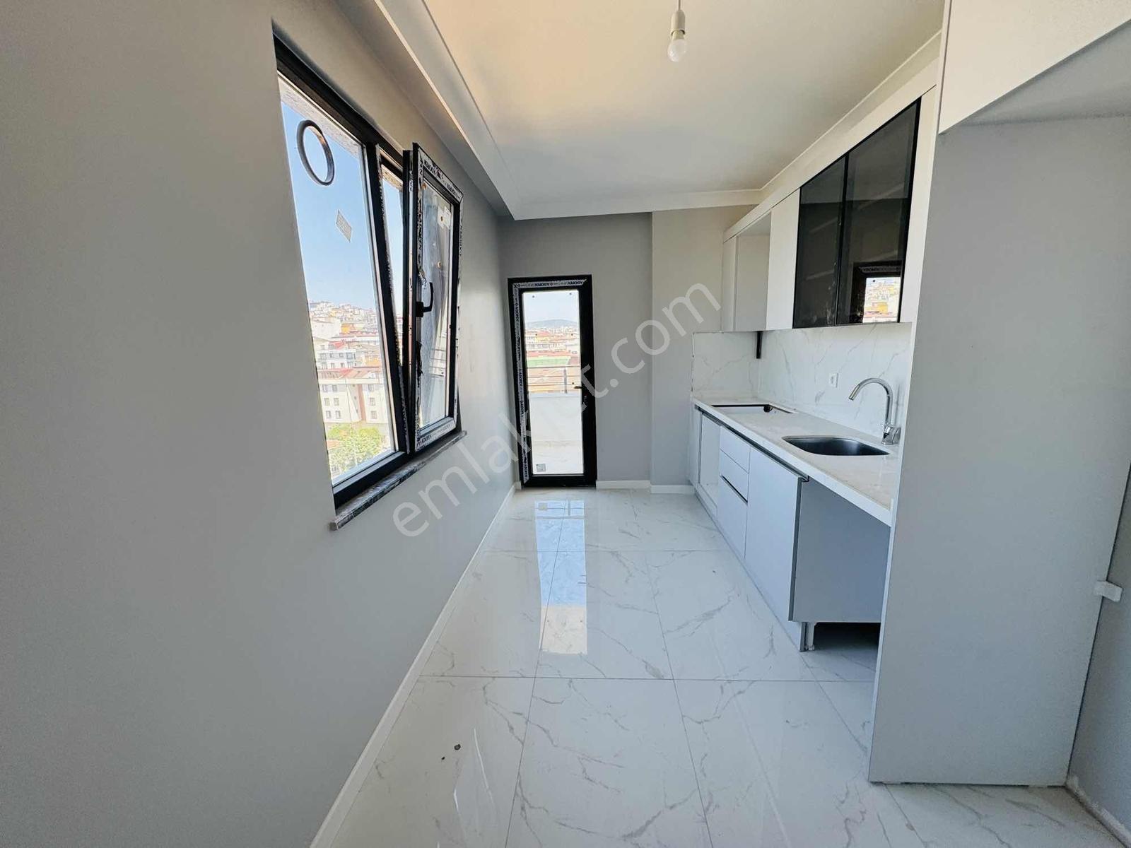 Abdurrahmangazide Yeni Bina 3+1 Balkonlu Satılık Daire — fotoğraf 5
