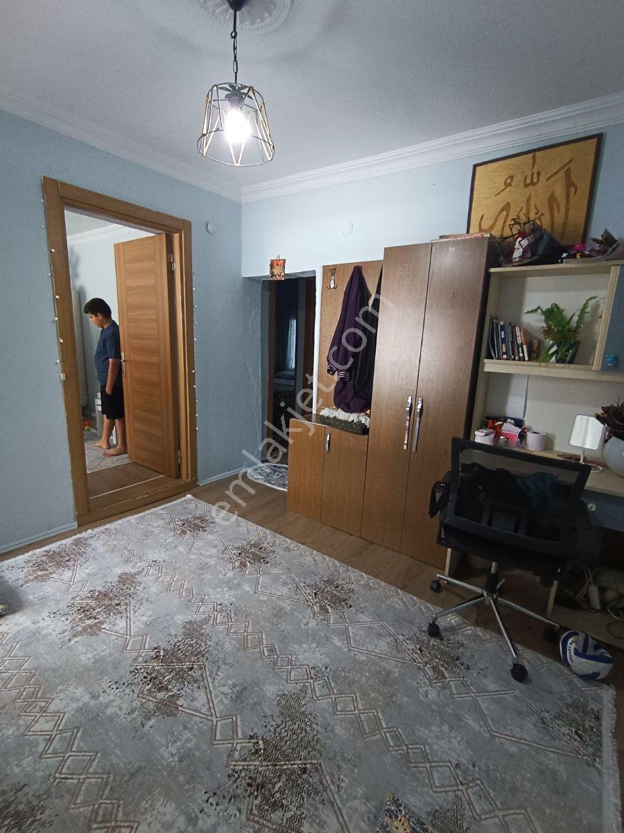 İzmir Karabağlarda 1 Ev Fiyatina İki Katlı Bina — fotoğraf 2