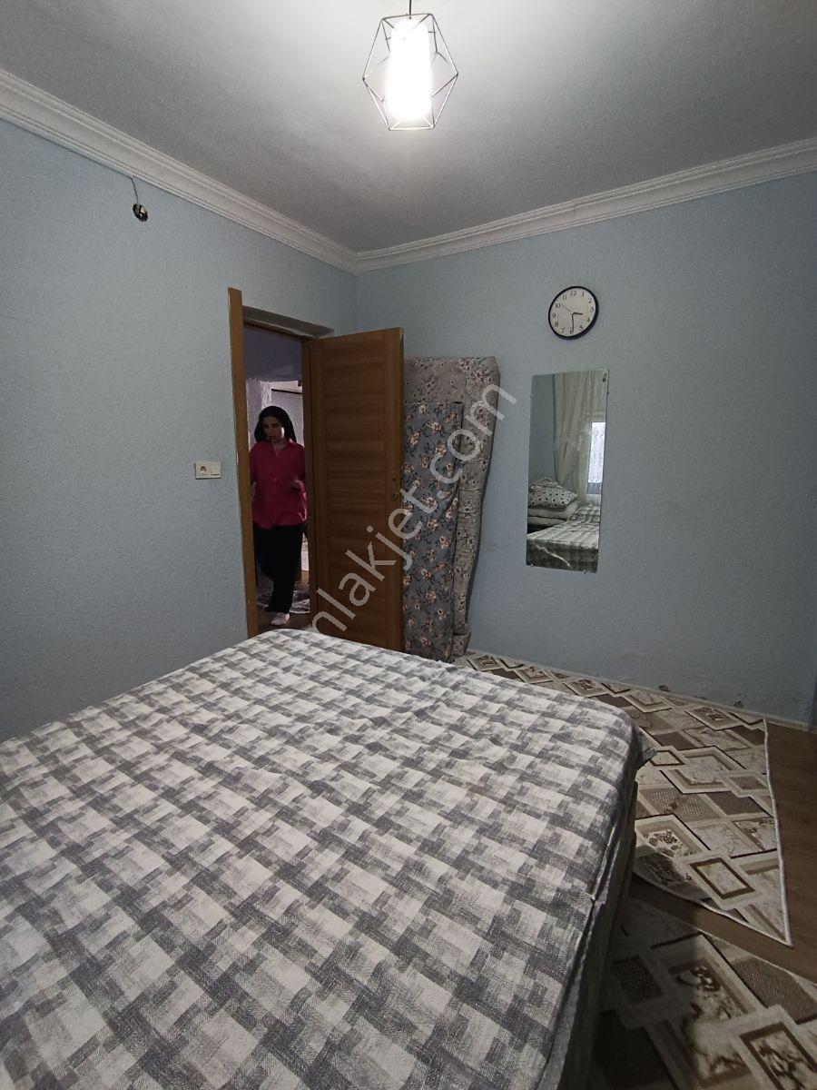 İzmir Karabağlarda 1 Ev Fiyatina İki Katlı Bina — fotoğraf 7