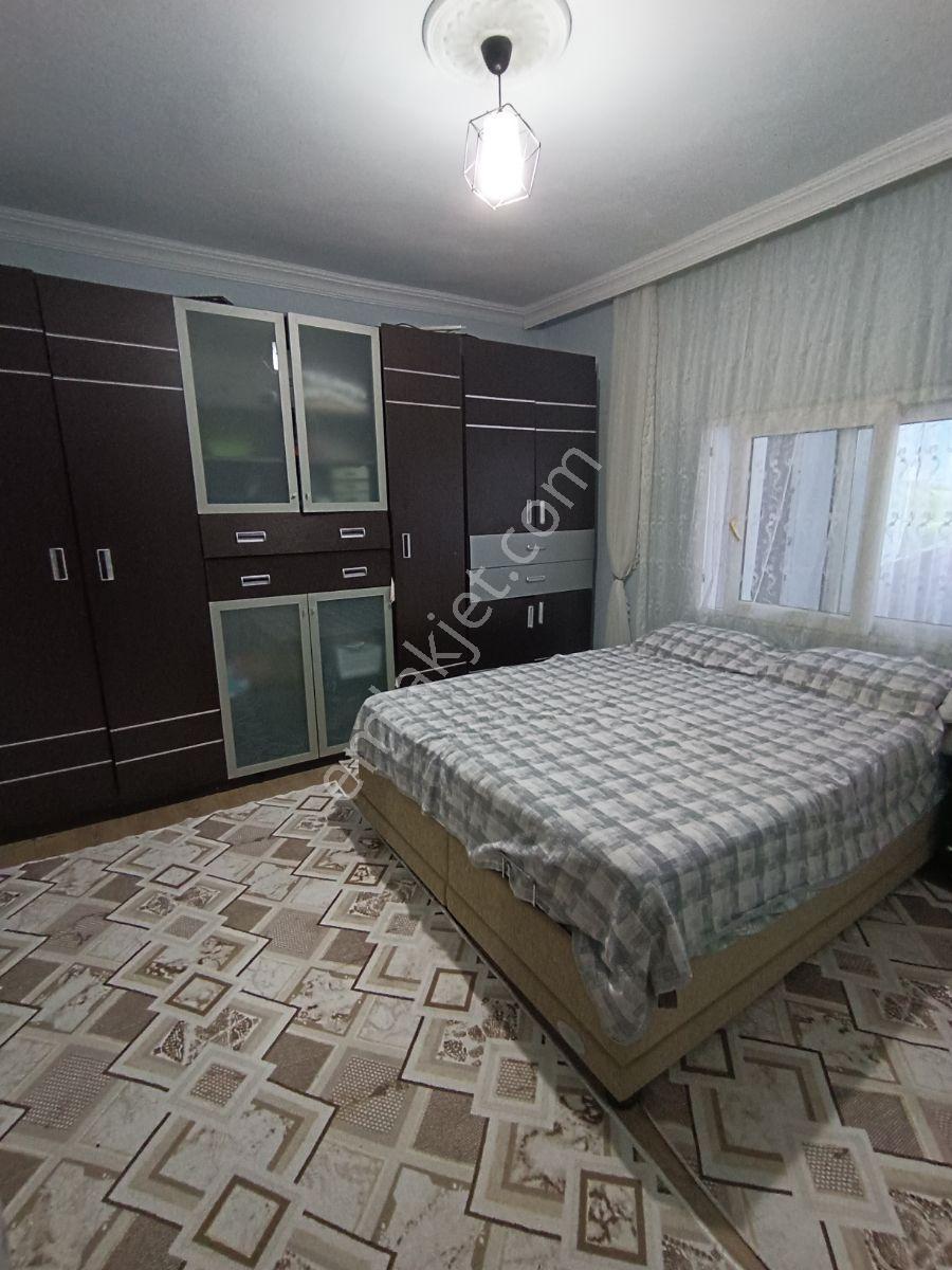 İzmir Karabağlarda 1 Ev Fiyatina İki Katlı Bina — fotoğraf 16
