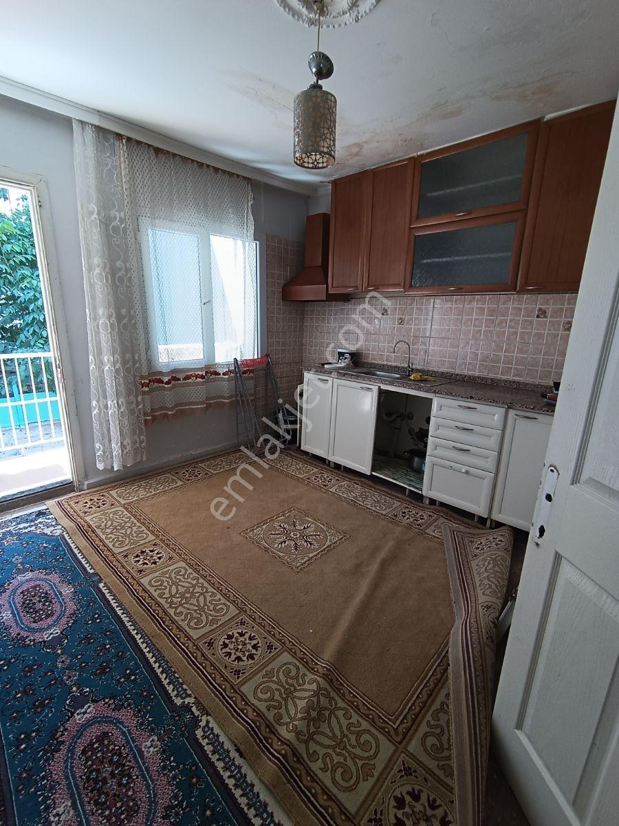 İzmir Karabağlarda 1 Ev Fiyatina İki Katlı Bina — fotoğraf 24