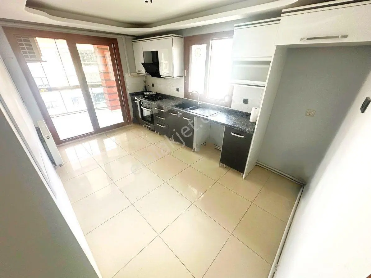 Aygül'den Akçay İkizçay'da Site İçi Güvenlikli Doğalgazlı Köşe Ön Cephe Cam Balonlu 2+1satılık Daire — fotoğraf 2