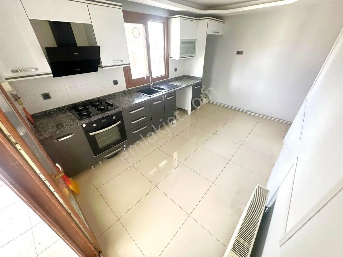 Aygül'den Akçay İkizçay'da Site İçi Güvenlikli Doğalgazlı Köşe Ön Cephe Cam Balonlu 2+1satılık Daire — fotoğraf 3