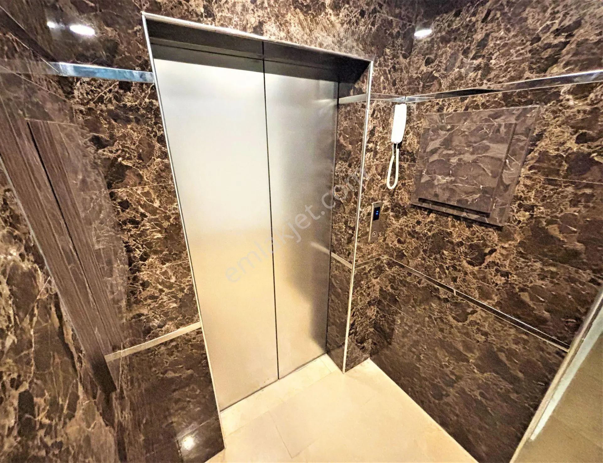 Aygül'den Akçay İkizçay'da Site İçi Güvenlikli Doğalgazlı Köşe Ön Cephe Cam Balonlu 2+1satılık Daire — fotoğraf 5