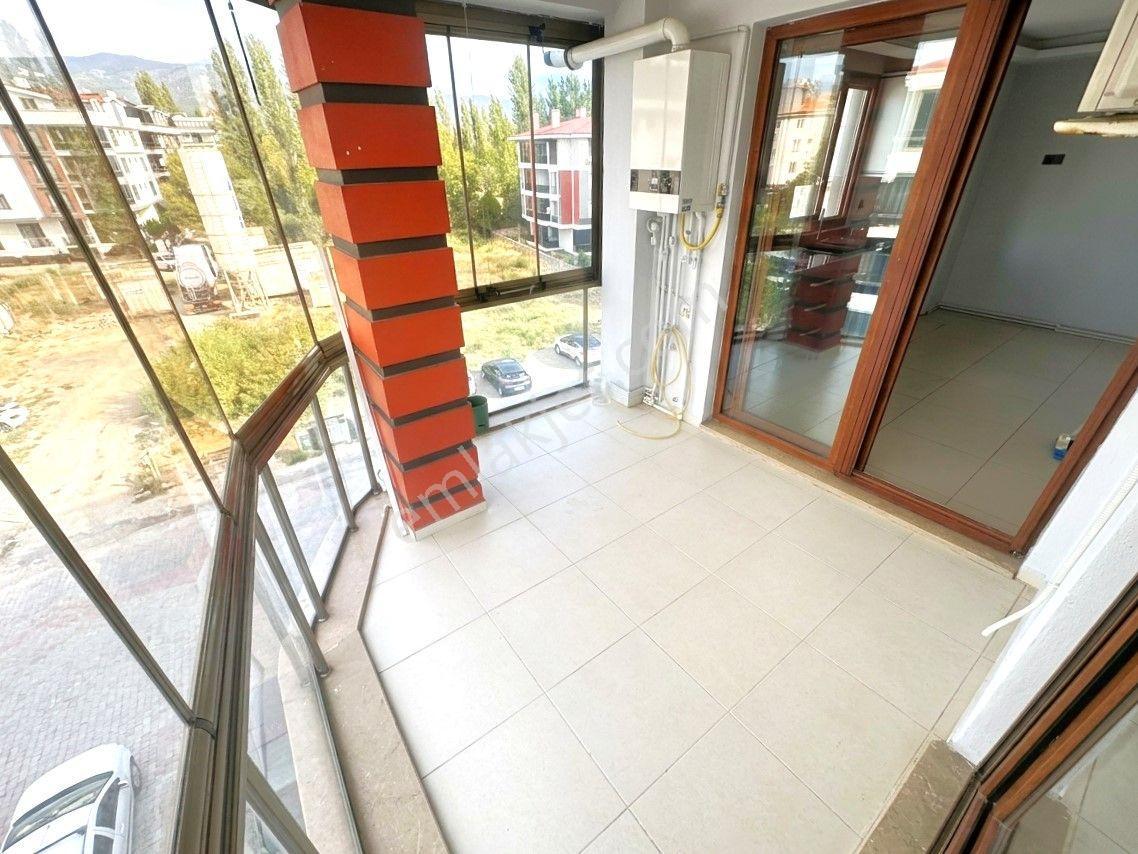 Aygül'den Akçay İkizçay'da Site İçi Güvenlikli Doğalgazlı Köşe Ön Cephe Cam Balonlu 2+1satılık Daire — fotoğraf 12