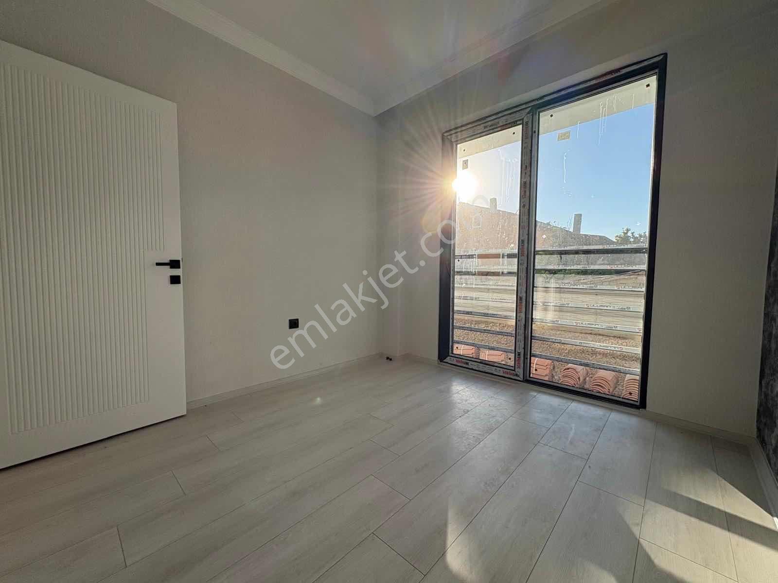 İstiklal Mahallesinde Lüks 3+1 Satılık Daire — fotoğraf 14