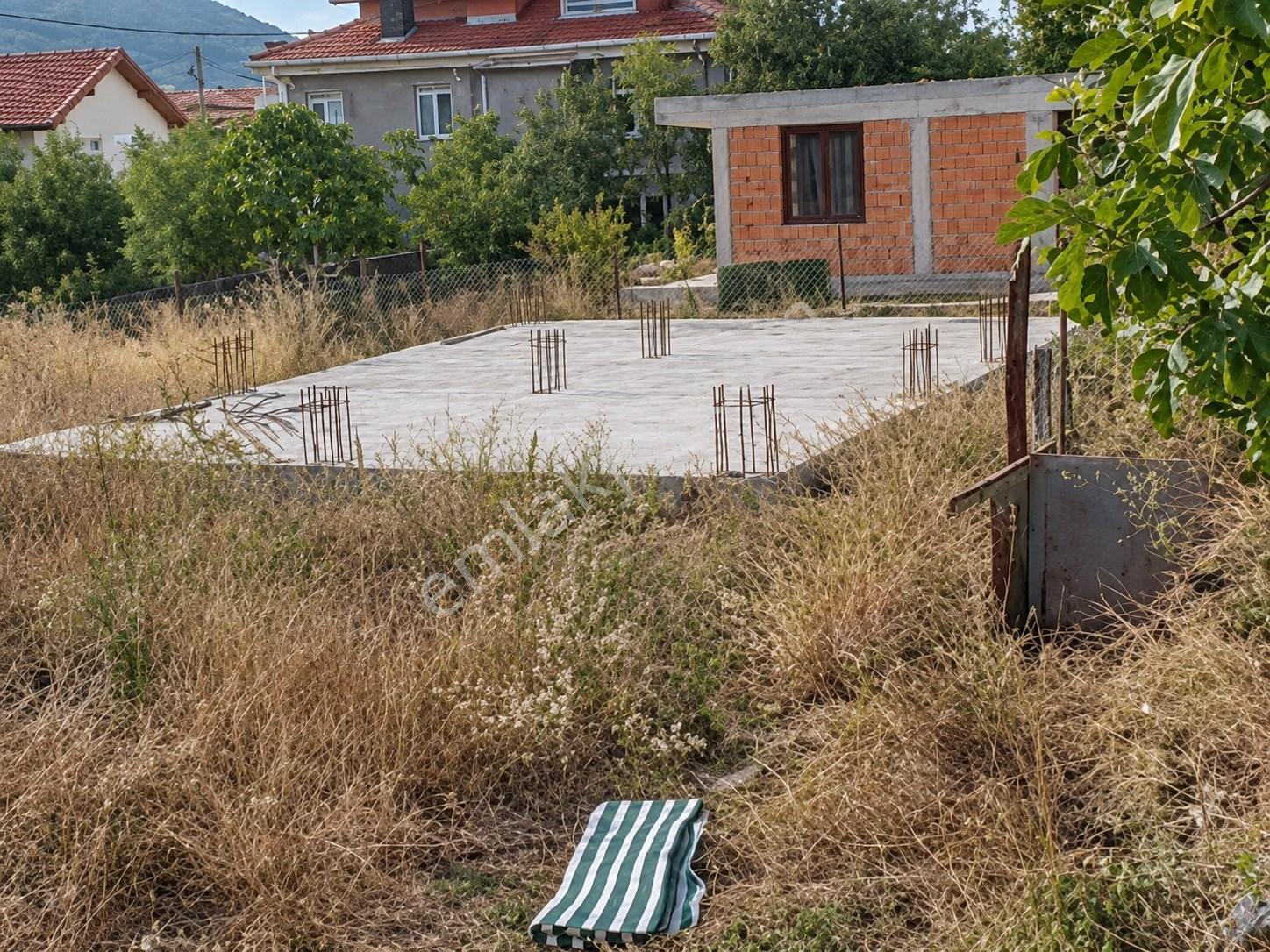 Ekinlik Adası Denize 100 Mt Temeli Hazır Satılık İmarlı Arsa