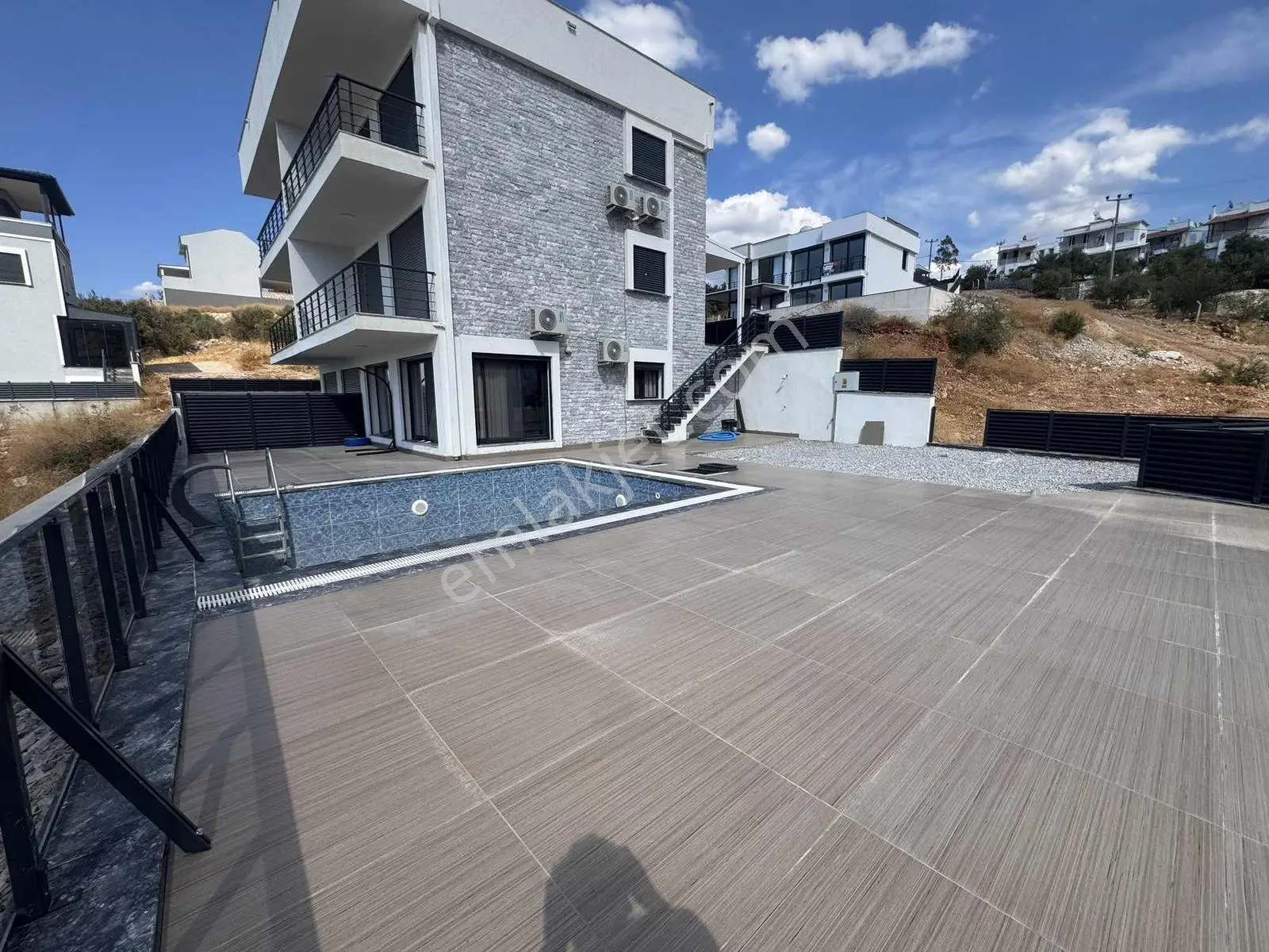 Panoramik Deniz Manzarasıyla Hayalinizdeki Eşyalı Villa!